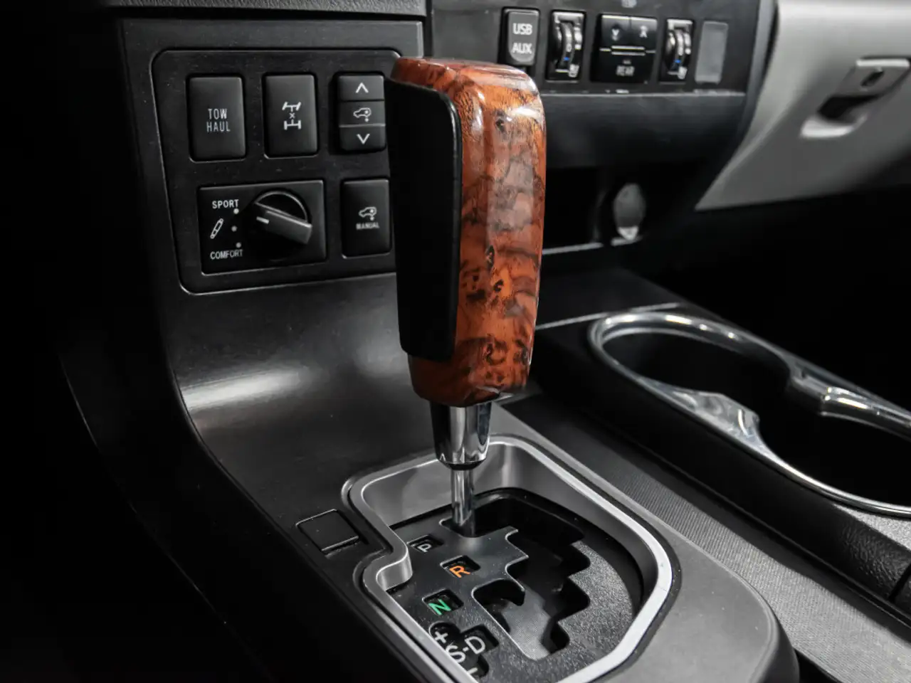 Toyota Sequoia photo Toyota Sequoia