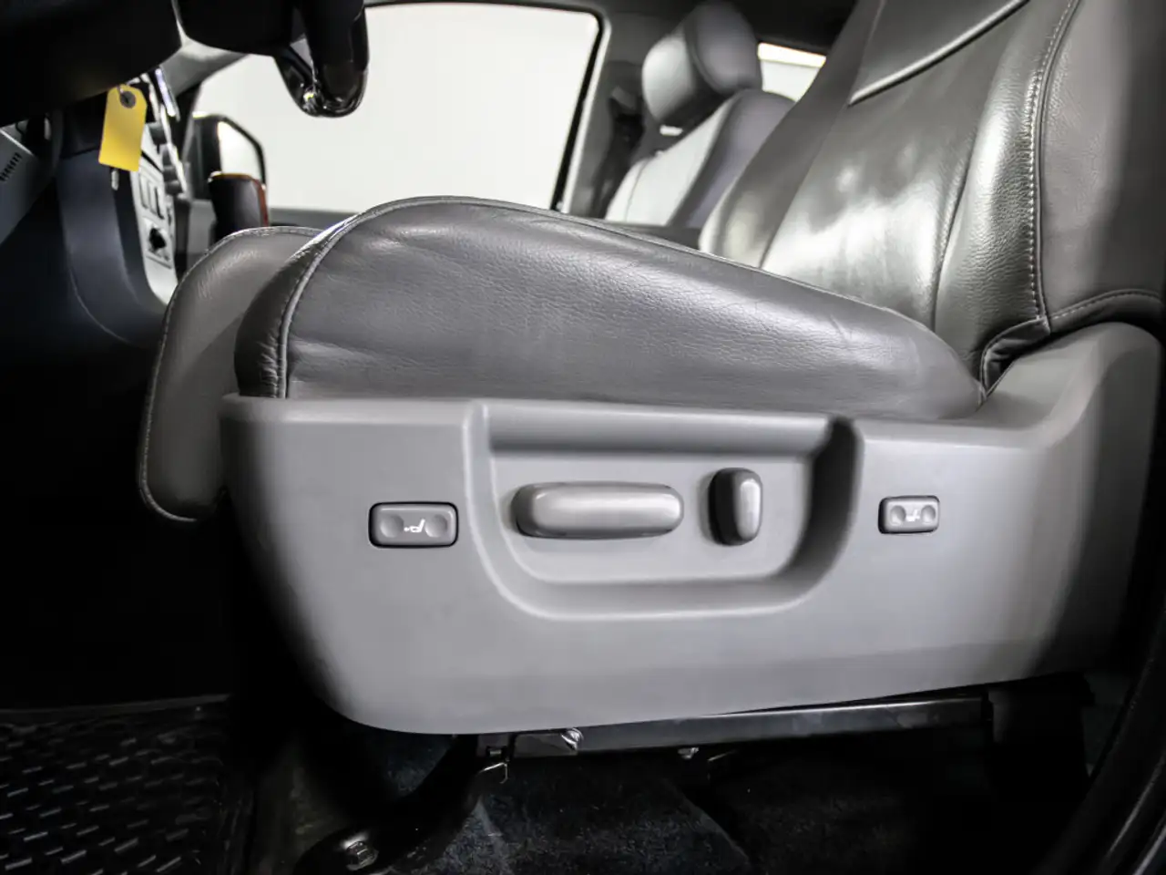 Toyota Sequoia photo Toyota Sequoia