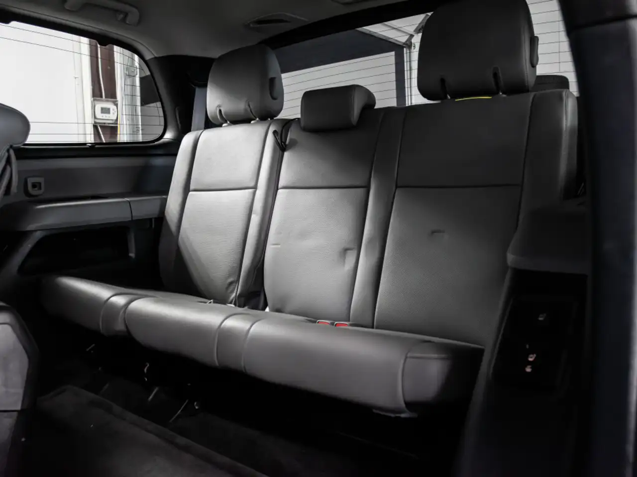 Toyota Sequoia photo Toyota Sequoia