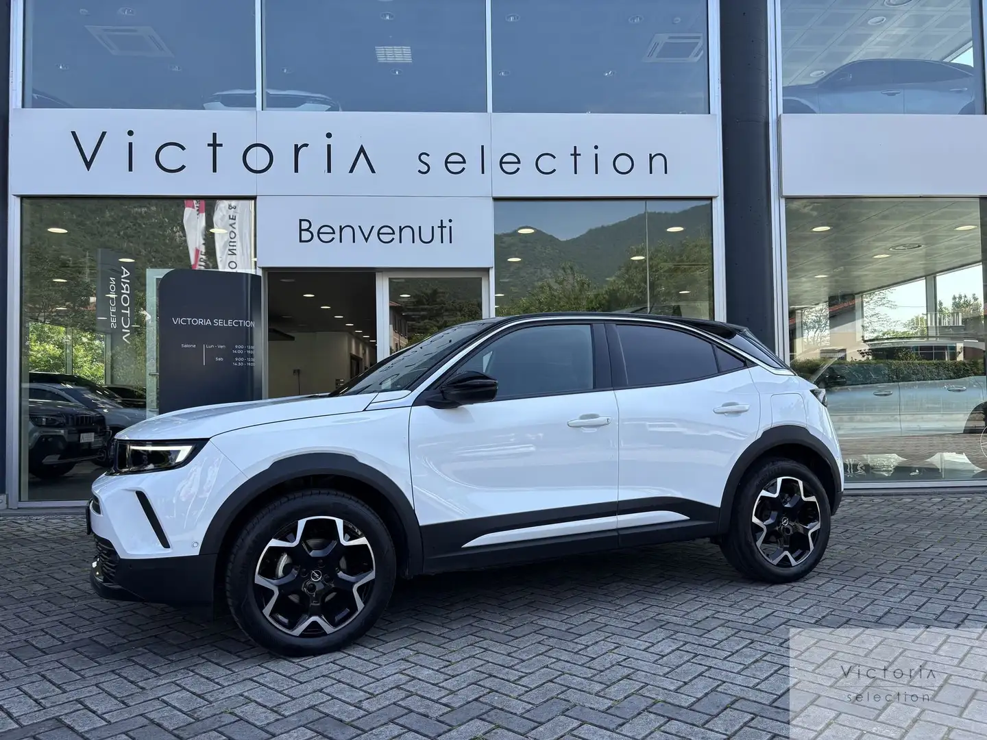 Opel Mokka 1.2 TURBO 136 CV C.MANUALE ULTIMATE CARPLAY RETRO Bianco - 1
