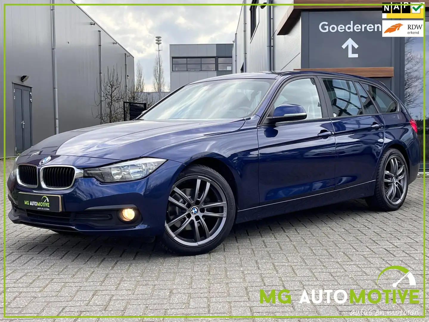 BMW 318 3-serie Touring 318i Essential | Apple Car Play | Blauw - 1