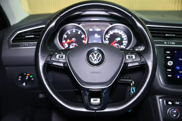 Volkswagen Tiguan view 28