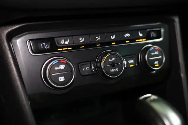 Volkswagen Tiguan view 22