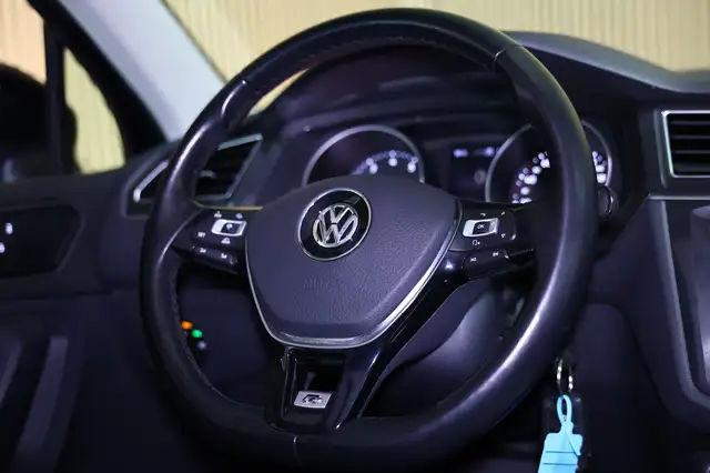 Volkswagen Tiguan view 29