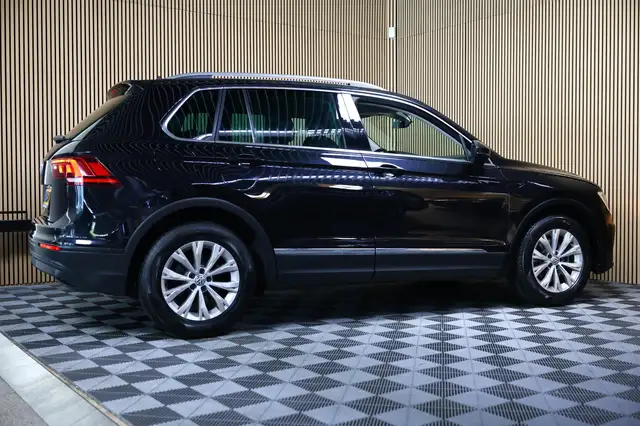 Volkswagen Tiguan view 6