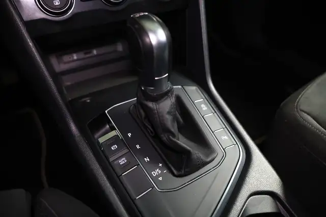 Volkswagen Tiguan view 23