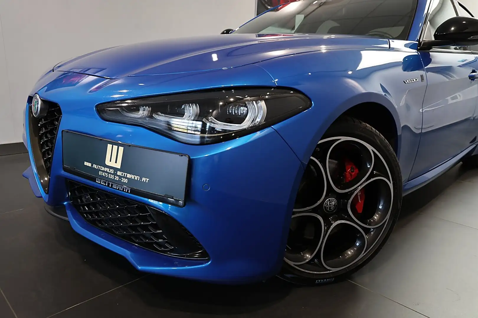 Alfa Romeo Giulia 2.0 16V 280 AT8 Q4 Veloce MY24 Blau - 2