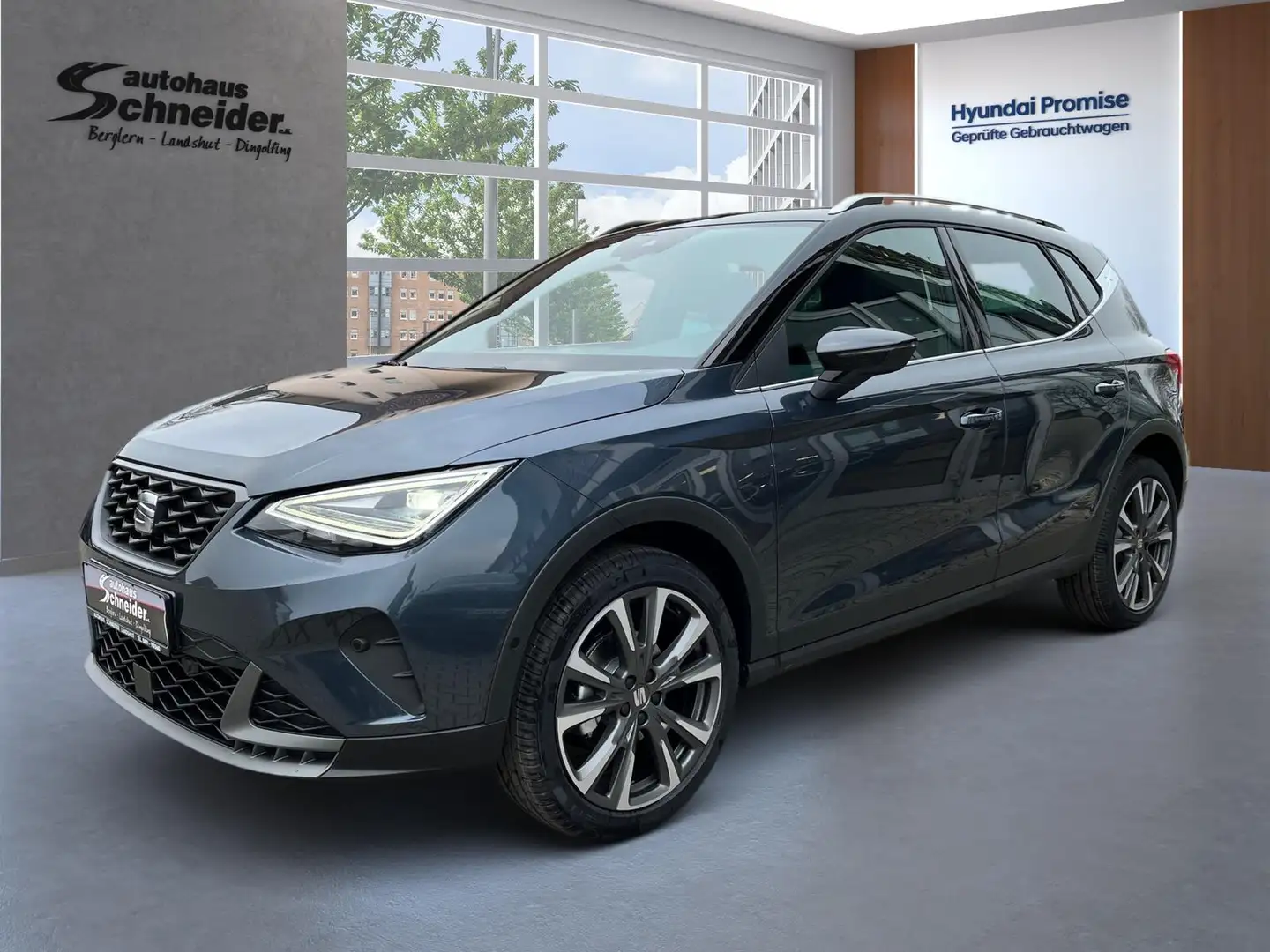 SEAT Arona 1.5 TSI 7DSG FR Anniversary Edition AHK/WINTER-PAK Grau - 1