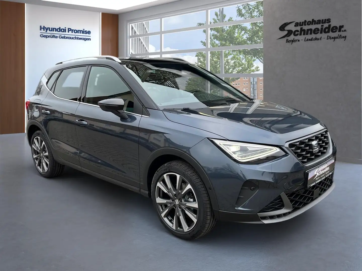 SEAT Arona 1.5 TSI 7DSG FR Anniversary Edition AHK/WINTER-PAK Grau - 2