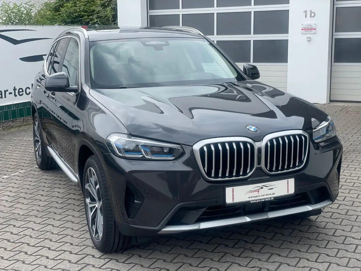 BMW X3 xDrive30d|Pano|AHK|Laser|Standhzg|HarmanKard. Gris - 1