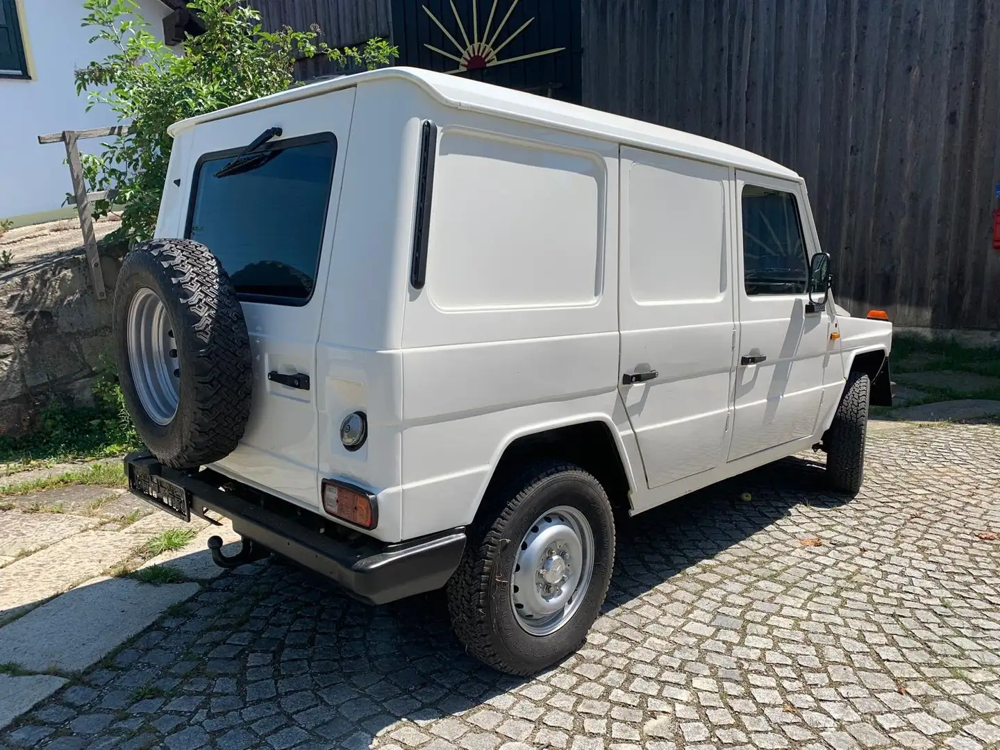 Mercedes-Benz G 300 GD Bílá - 2