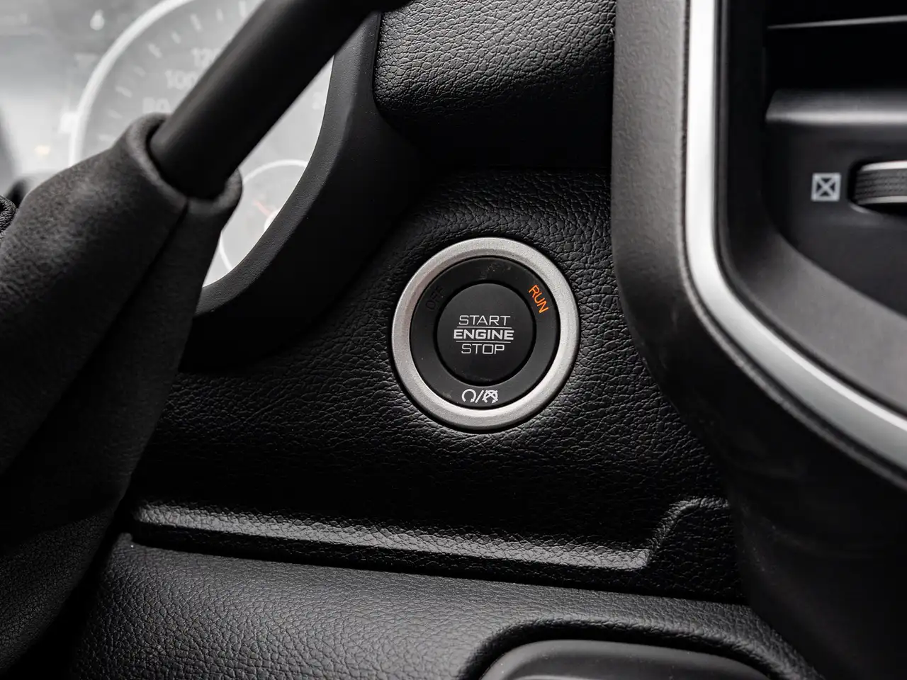 RAM 2500 снимка RAM 2500