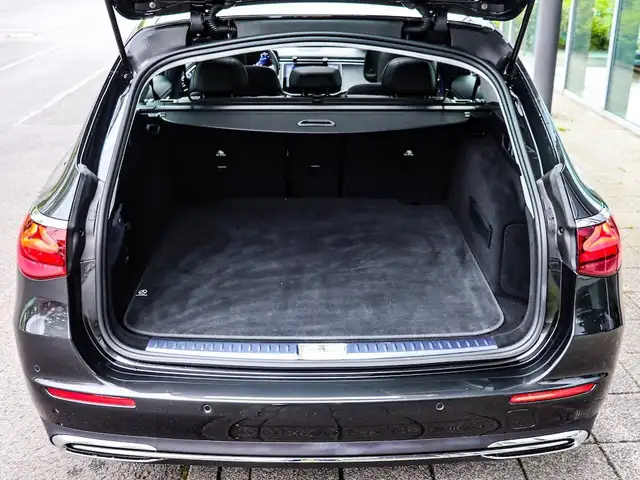 Mercedes-Benz E view 5