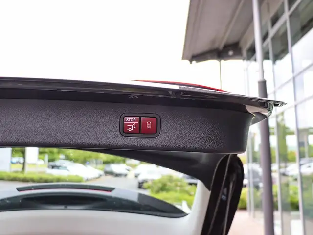 Mercedes-Benz E view 27