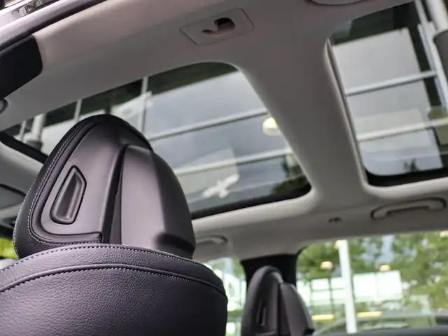 Mercedes-Benz E view 25