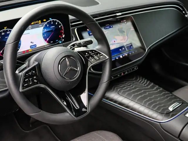 Mercedes-Benz E view 16