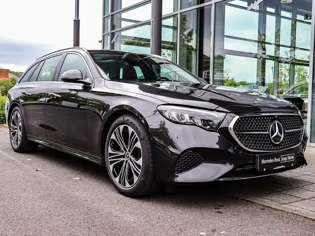 Mercedes-Benz E view 9
