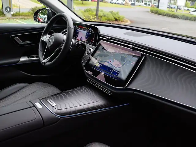 Mercedes-Benz E view 22