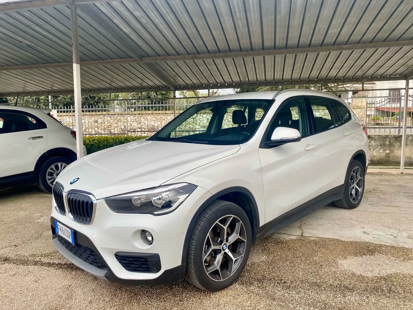 BMW X1 sdrive20d Business auto - 1