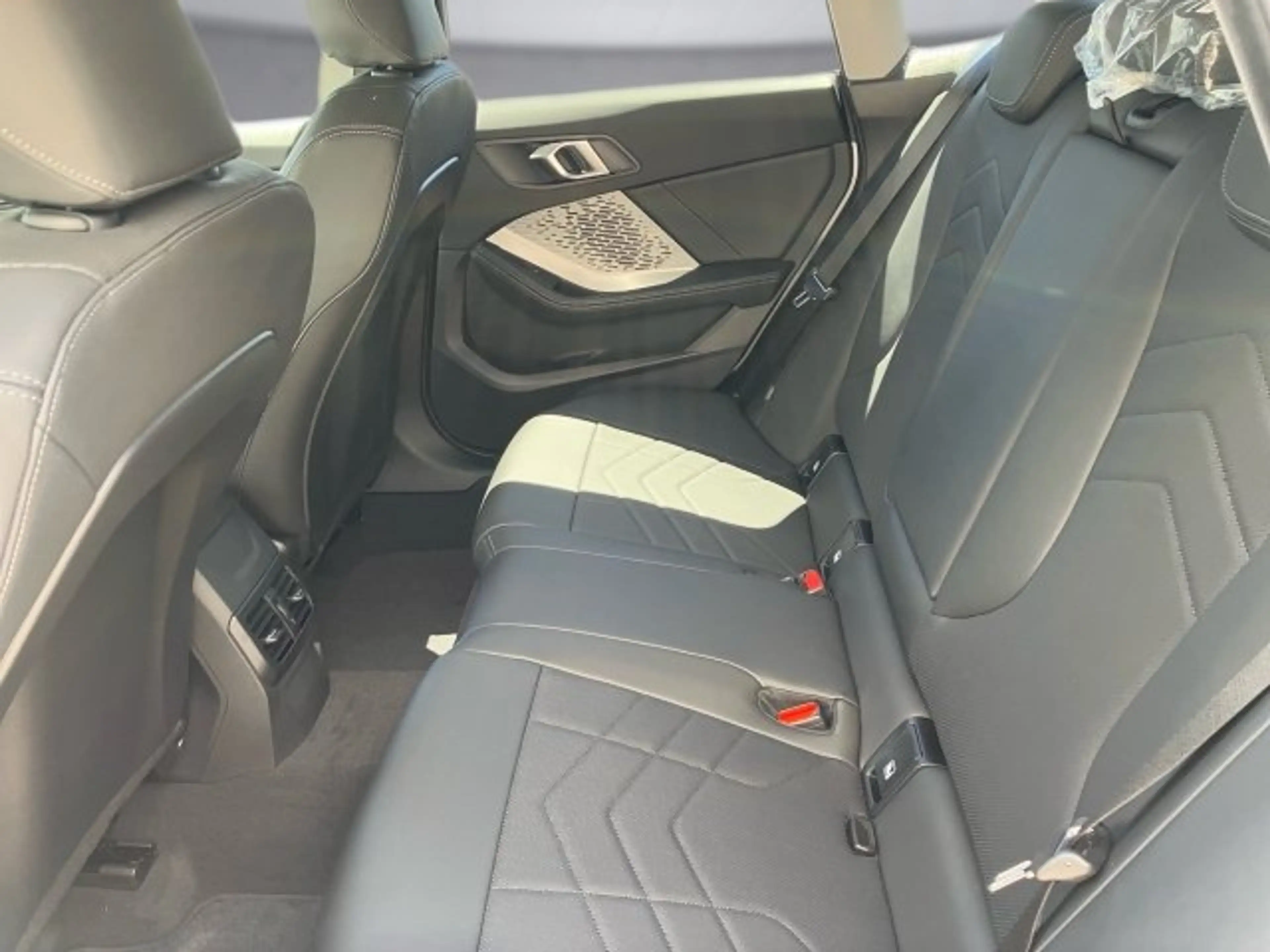 BMW 220 BMW 216 Gran Coupe — photo 12