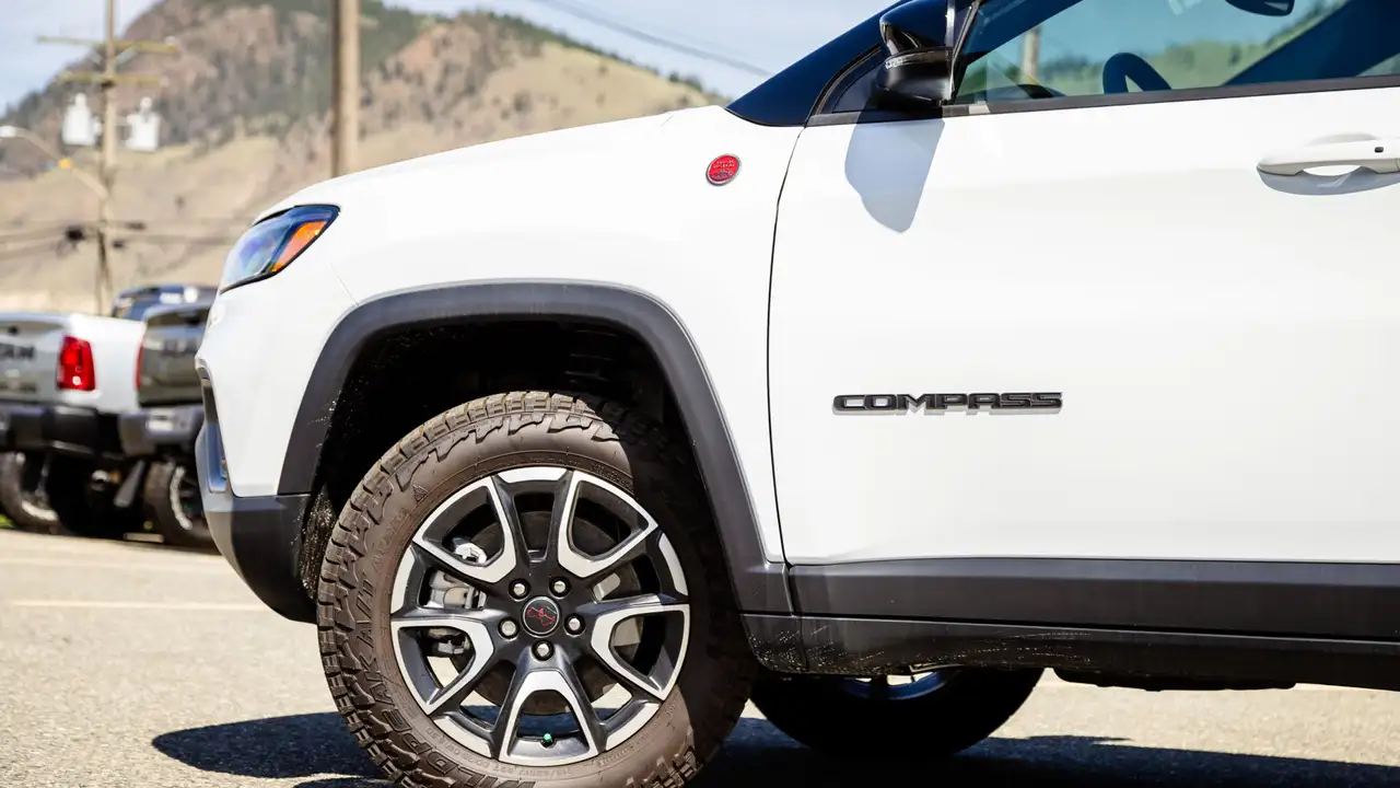 Jeep Compass photo Jeep Compass