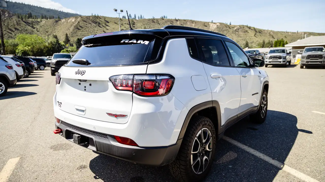 Jeep Compass photo Jeep Compass