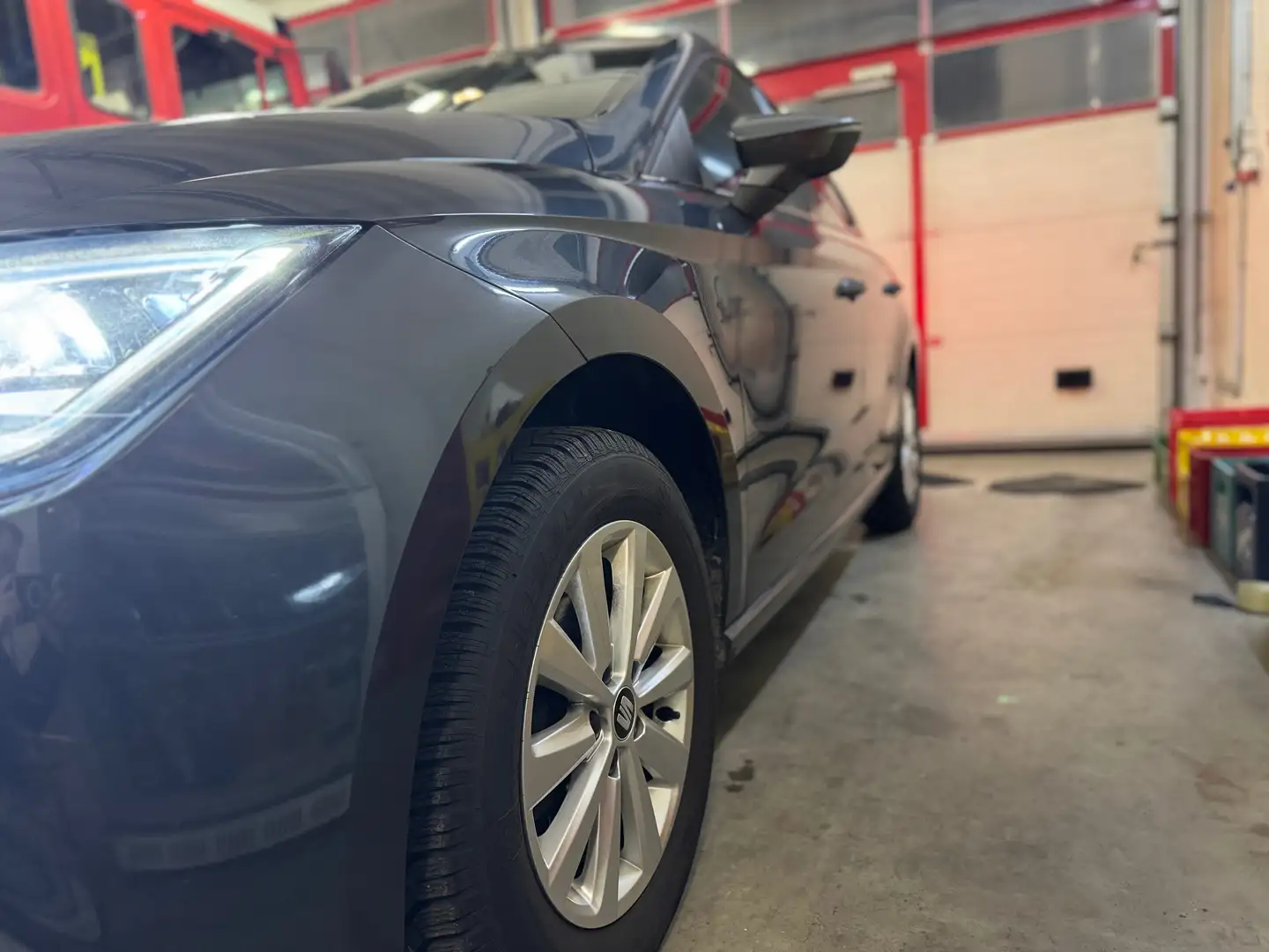SEAT Ibiza Ibiza 1,0 ECO TSI Xcellence Xcellence Silber - 2