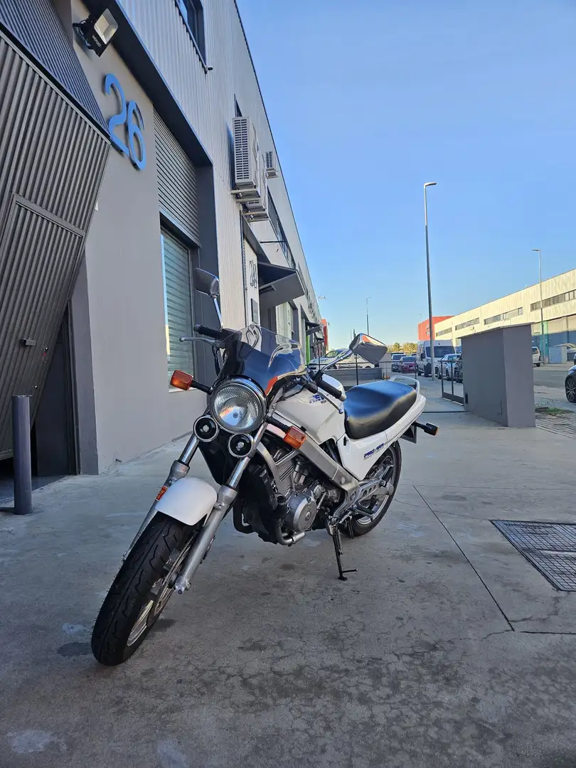 Honda NTV 650 Blanc - 1