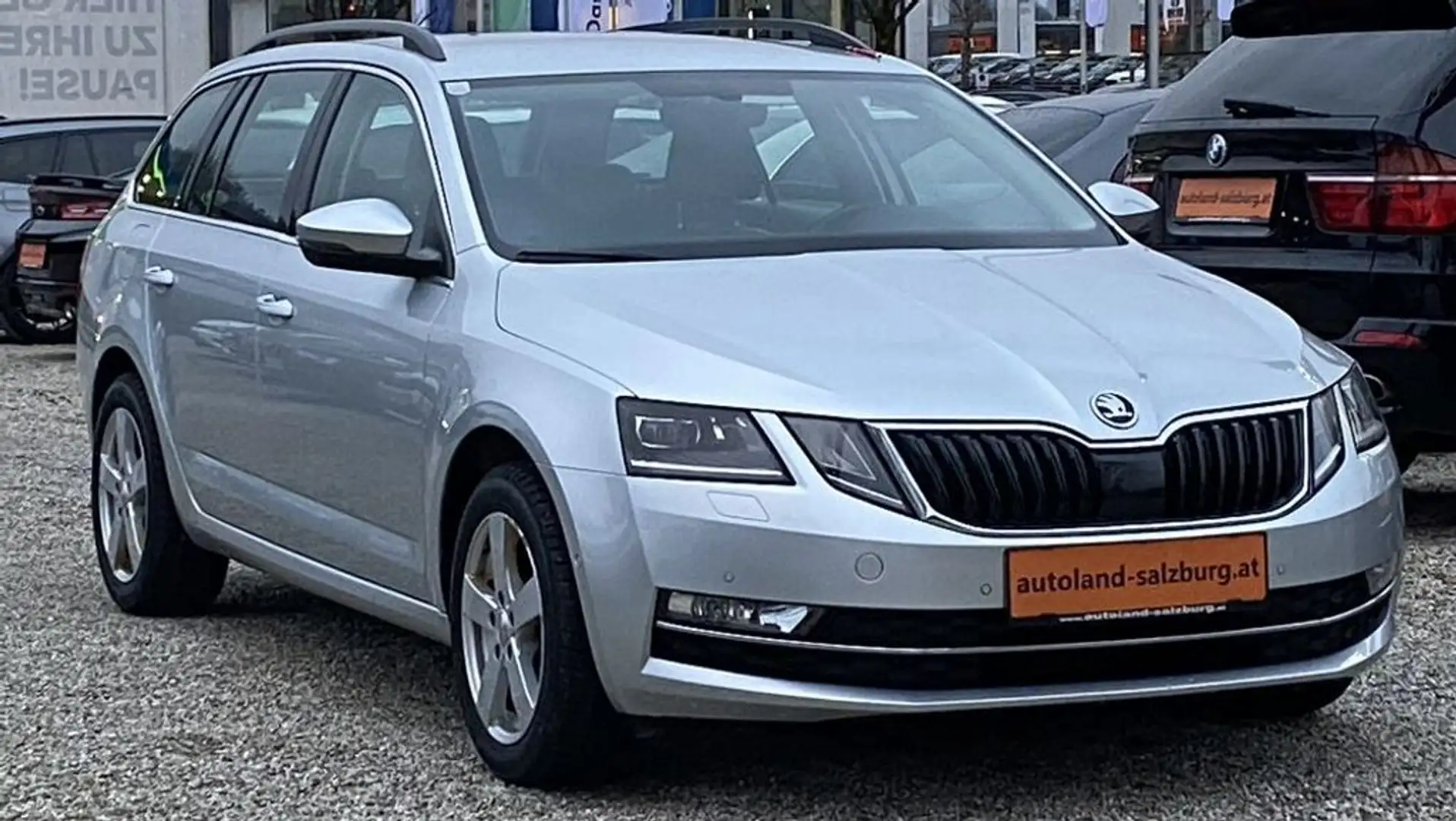 Skoda Octavia Style Automatik ACC PDC 16'' AppleCarplay Silber - 1