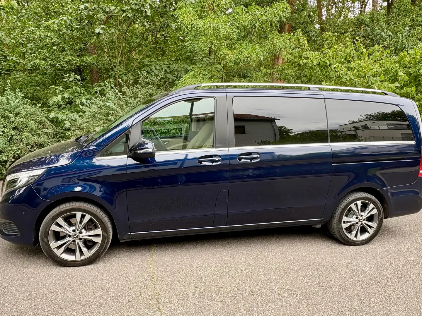 Mercedes-Benz V 250 V 250 (BlueTEC) d lang 7G-TRONICAvantgarde Edition Blau - 1