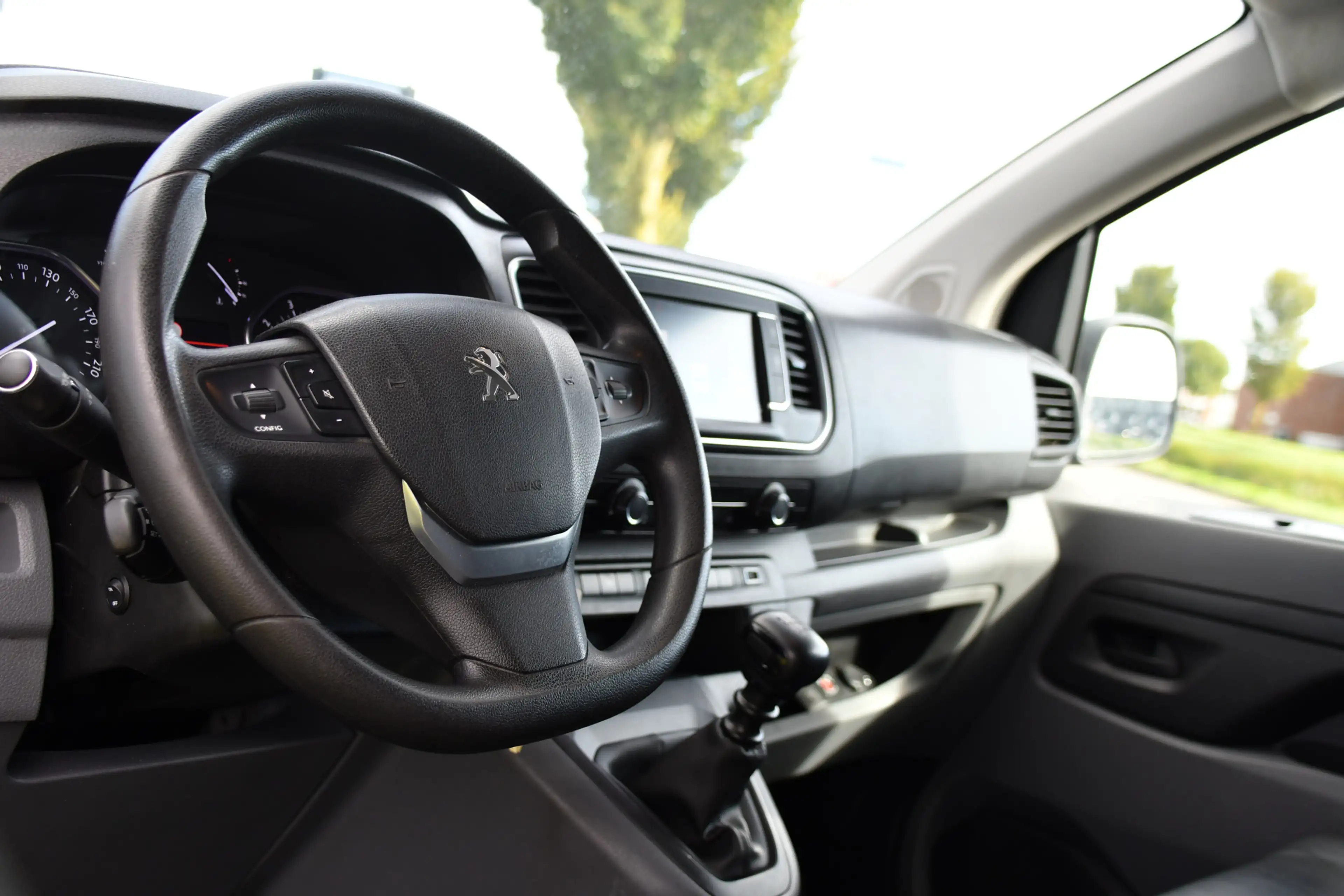 Peugeot Expert 226S 1.6 BlueHDI L2 PB Edition Carplay, Cruise, Se — photo 4