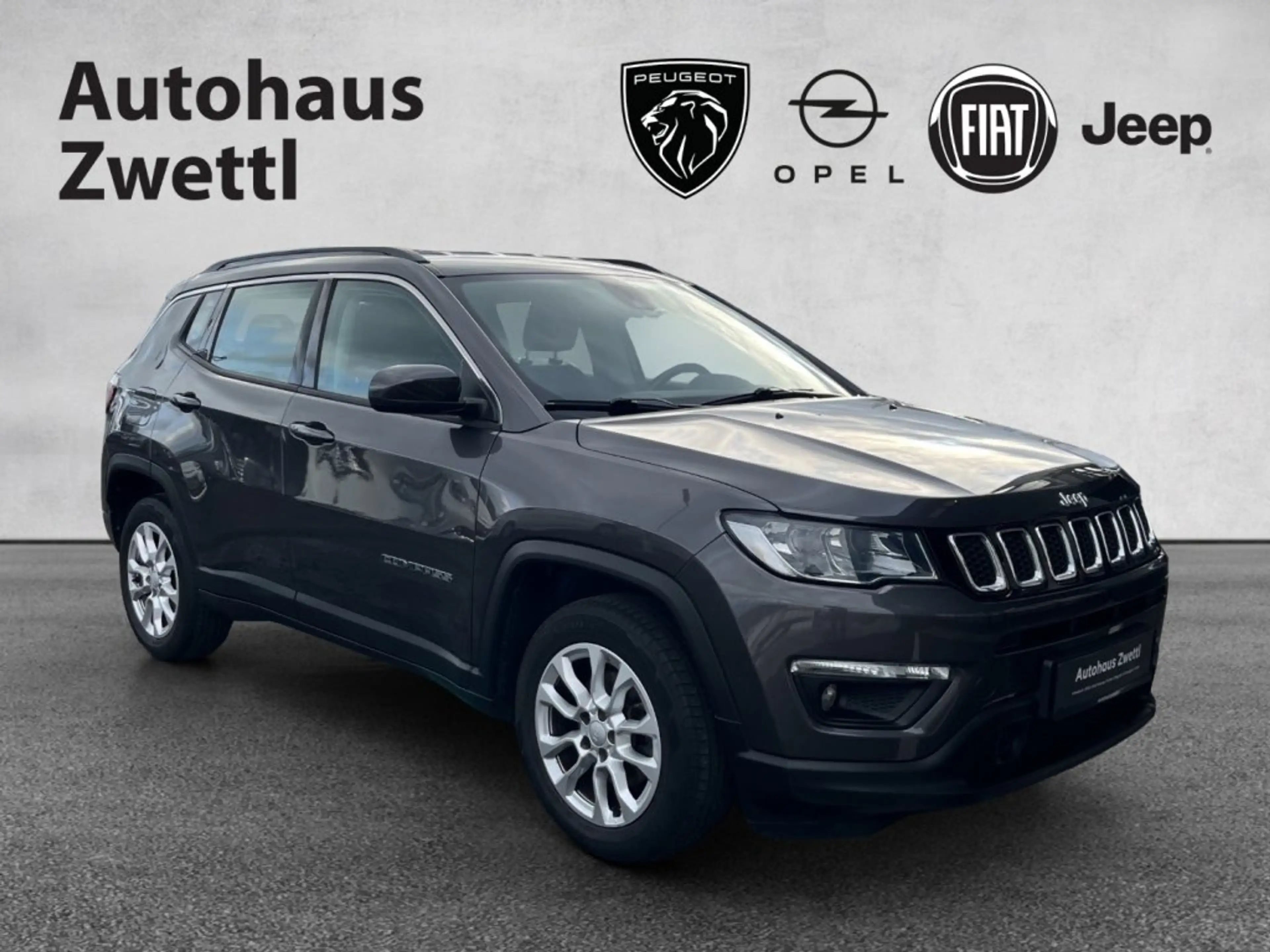 Jeep Compass 1,3 MultiAir Longitude T4 FWD 6MT — photo 8