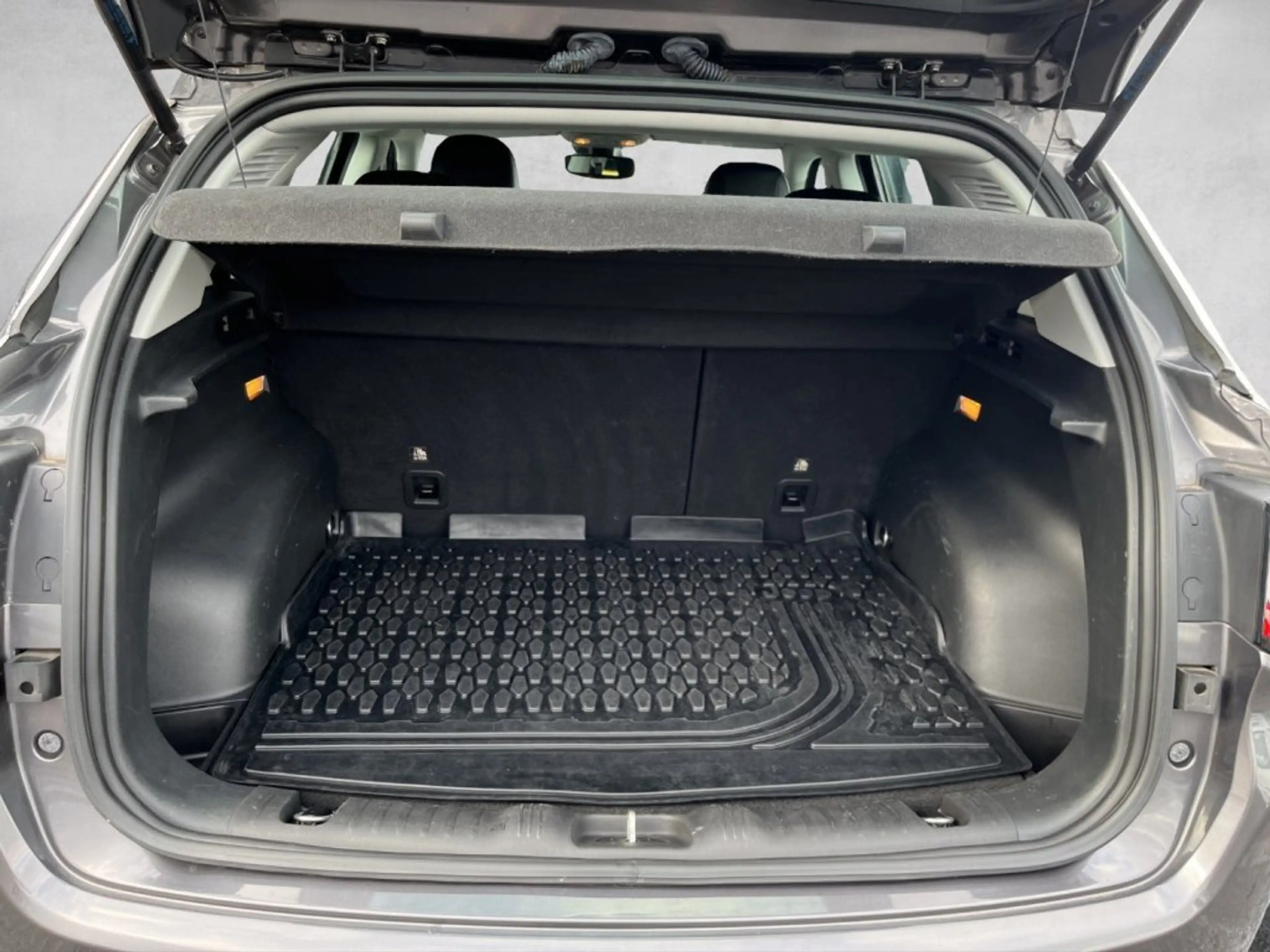 Jeep Compass 1,3 MultiAir Longitude T4 FWD 6MT — photo 18