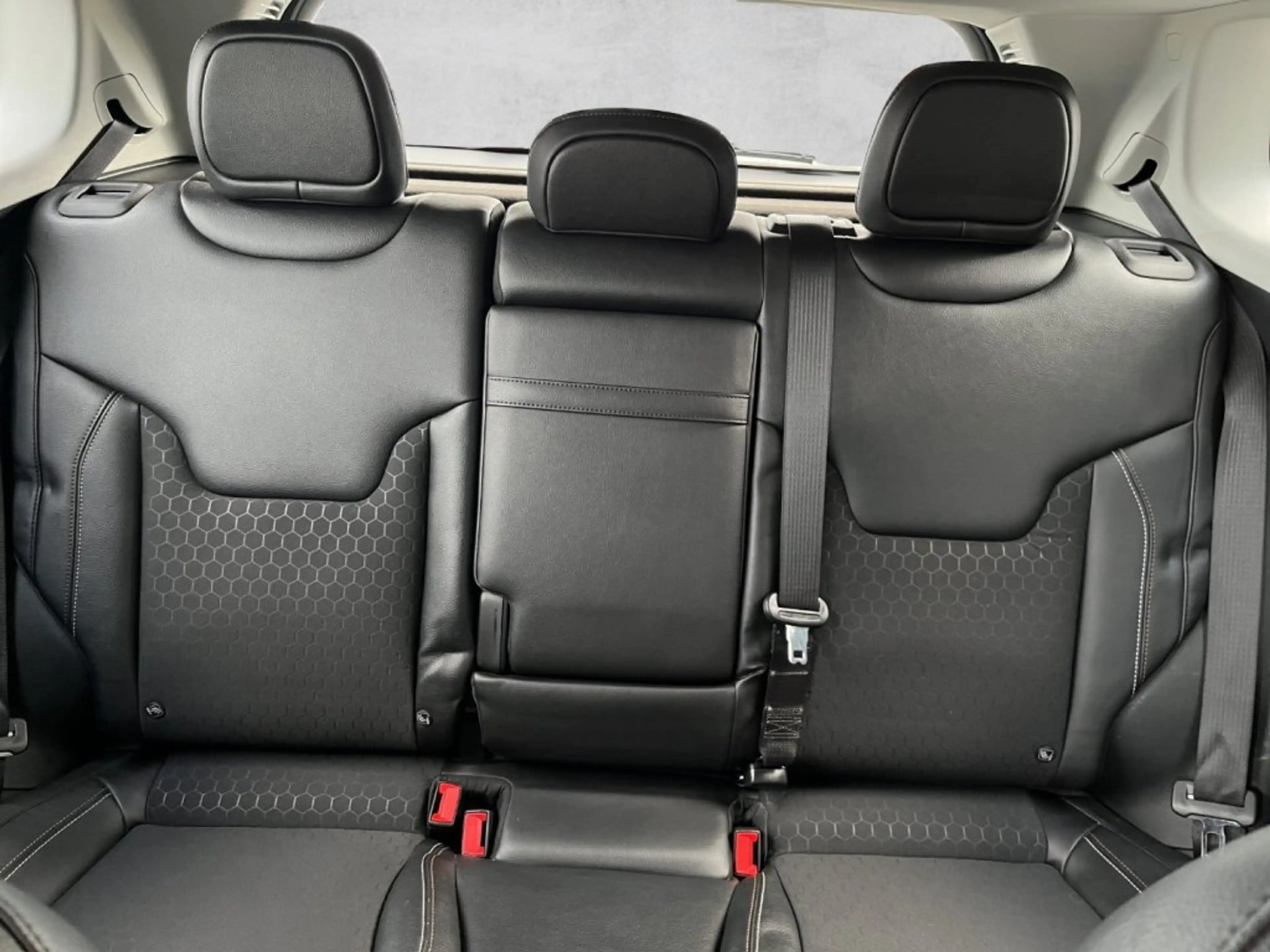 Jeep Compass 1,3 MultiAir Longitude T4 FWD 6MT — photo 13