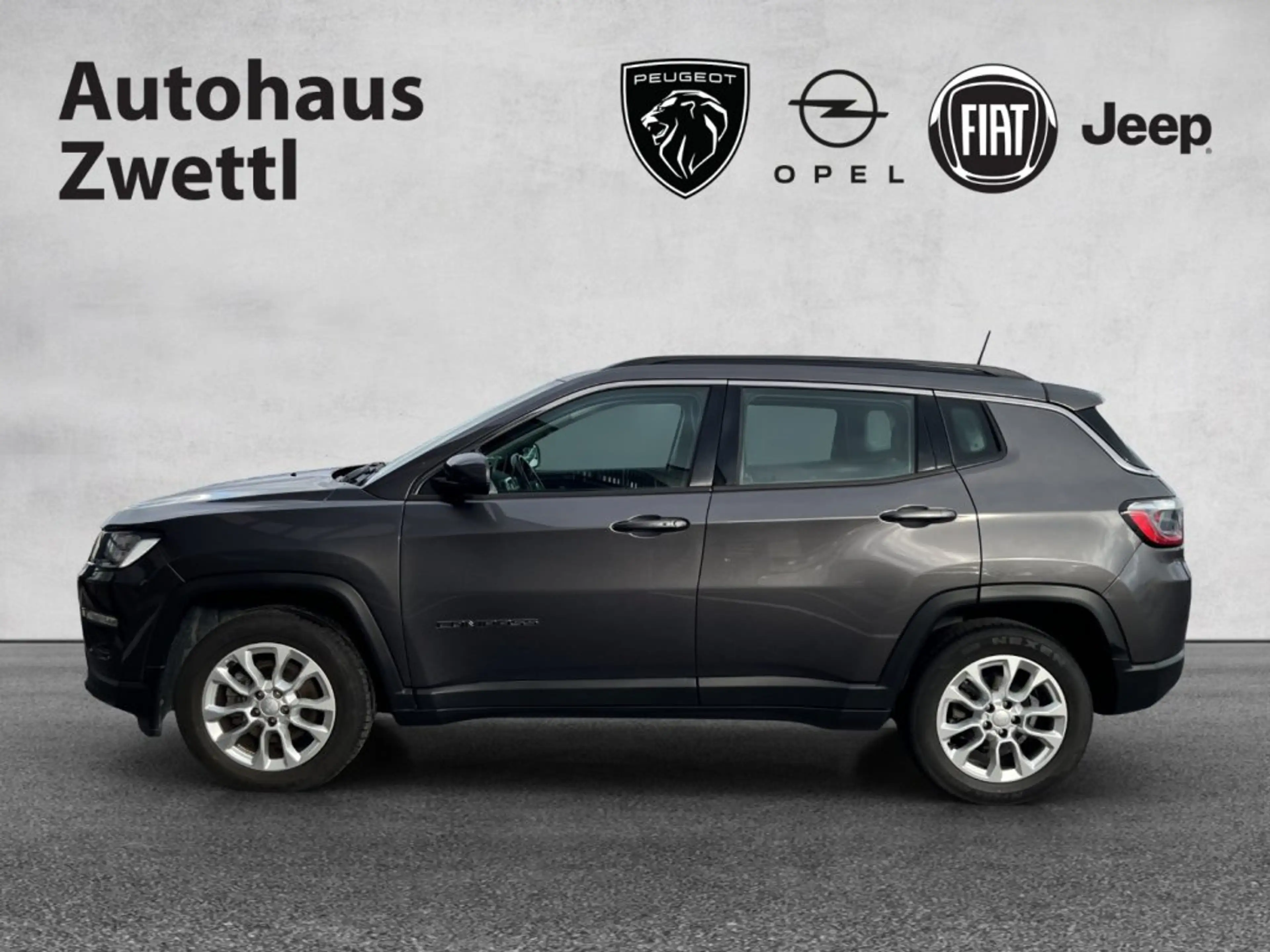 Jeep Compass 1,3 MultiAir Longitude T4 FWD 6MT — photo 3