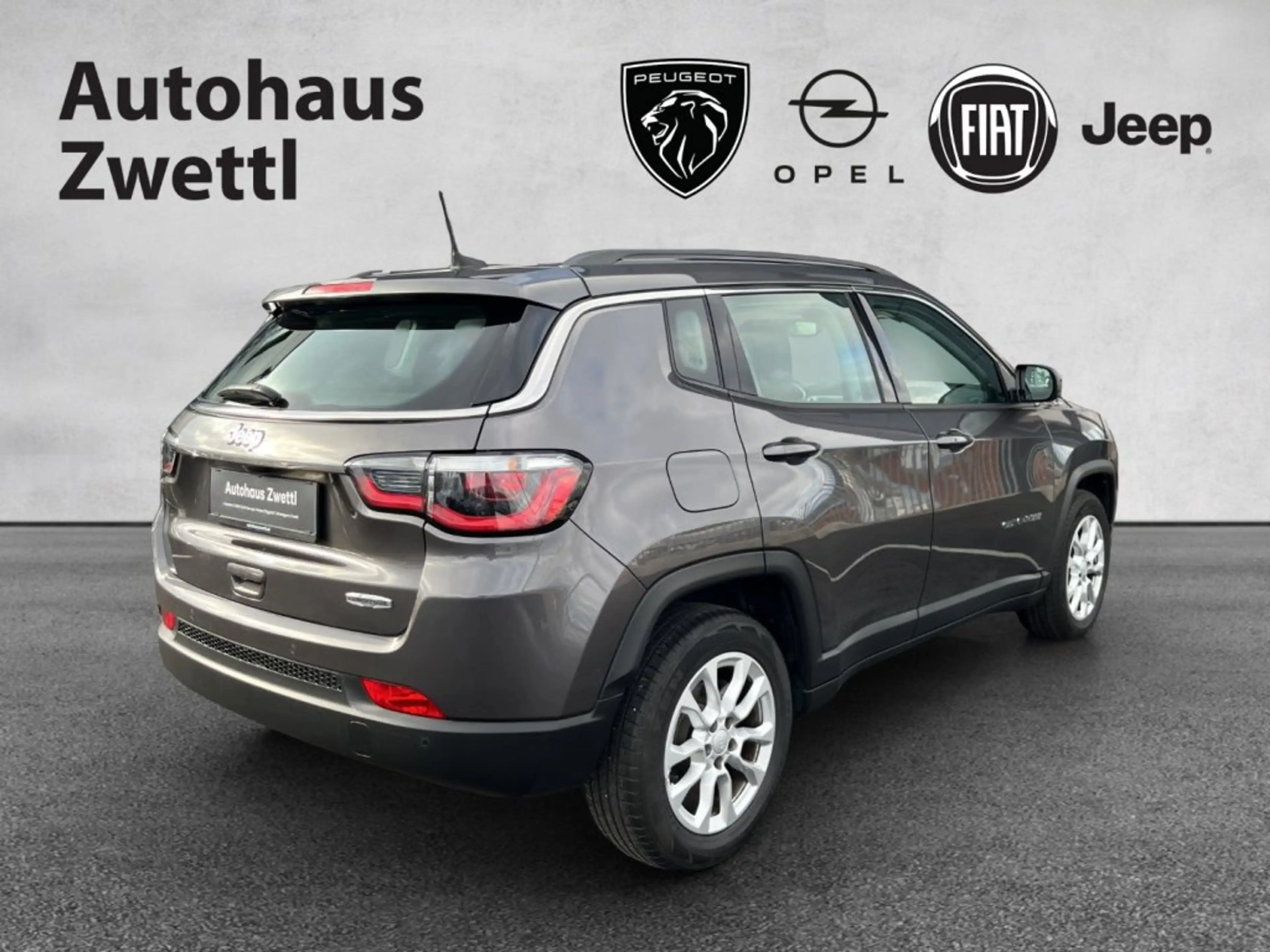 Jeep Compass 1,3 MultiAir Longitude T4 FWD 6MT — photo 6