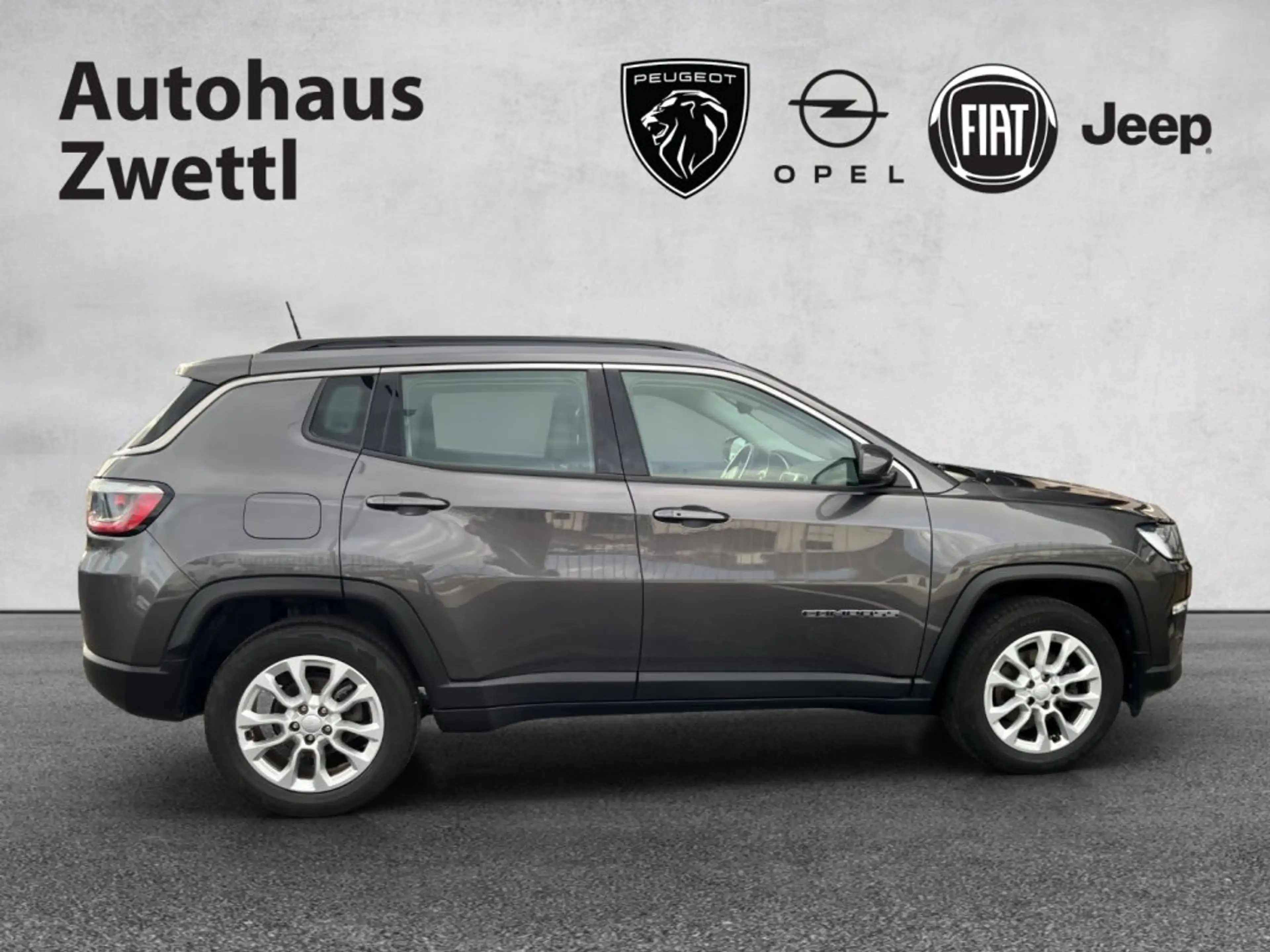Jeep Compass 1,3 MultiAir Longitude T4 FWD 6MT — photo 7