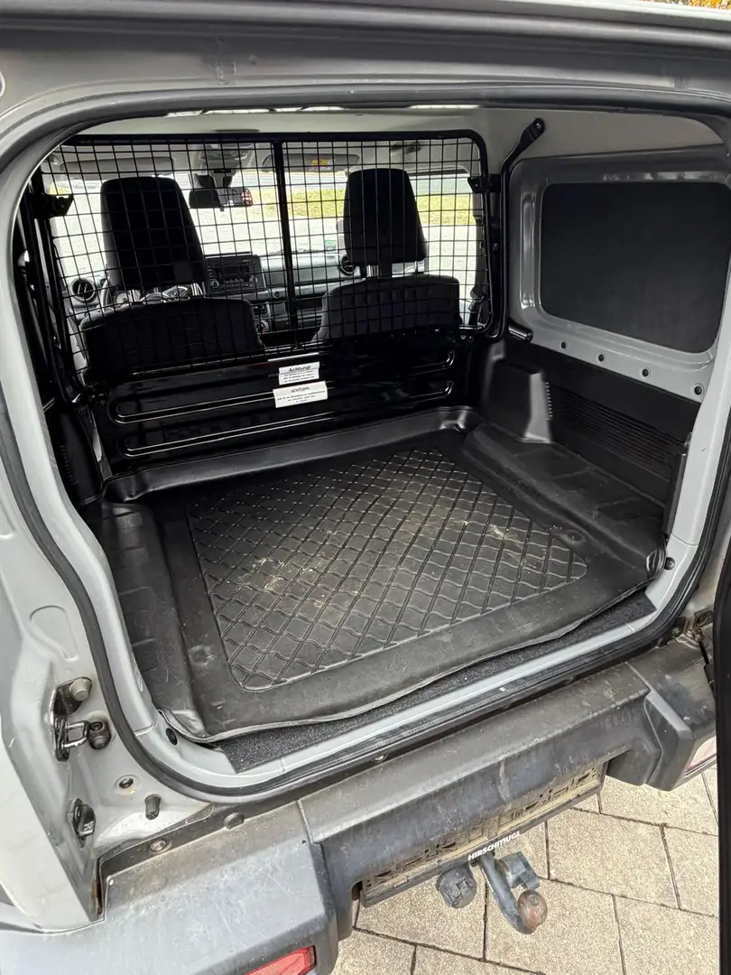 Suzuki Jimny 1,5 VVT Grau - 2