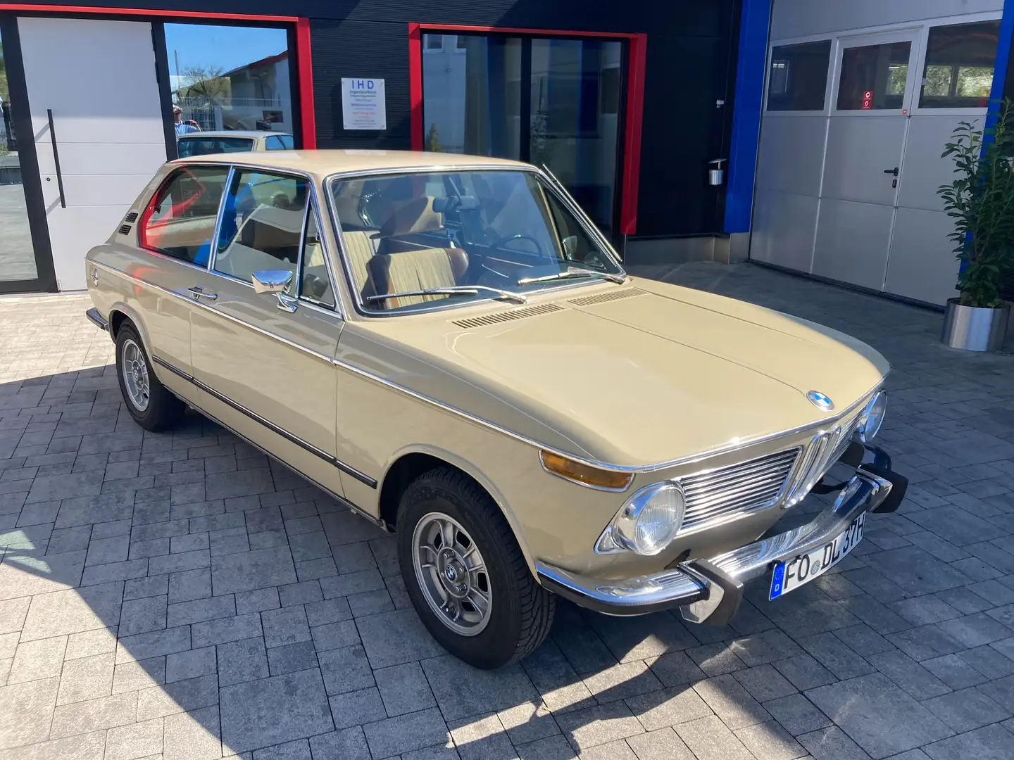 BMW 1800 touring Bej - 1