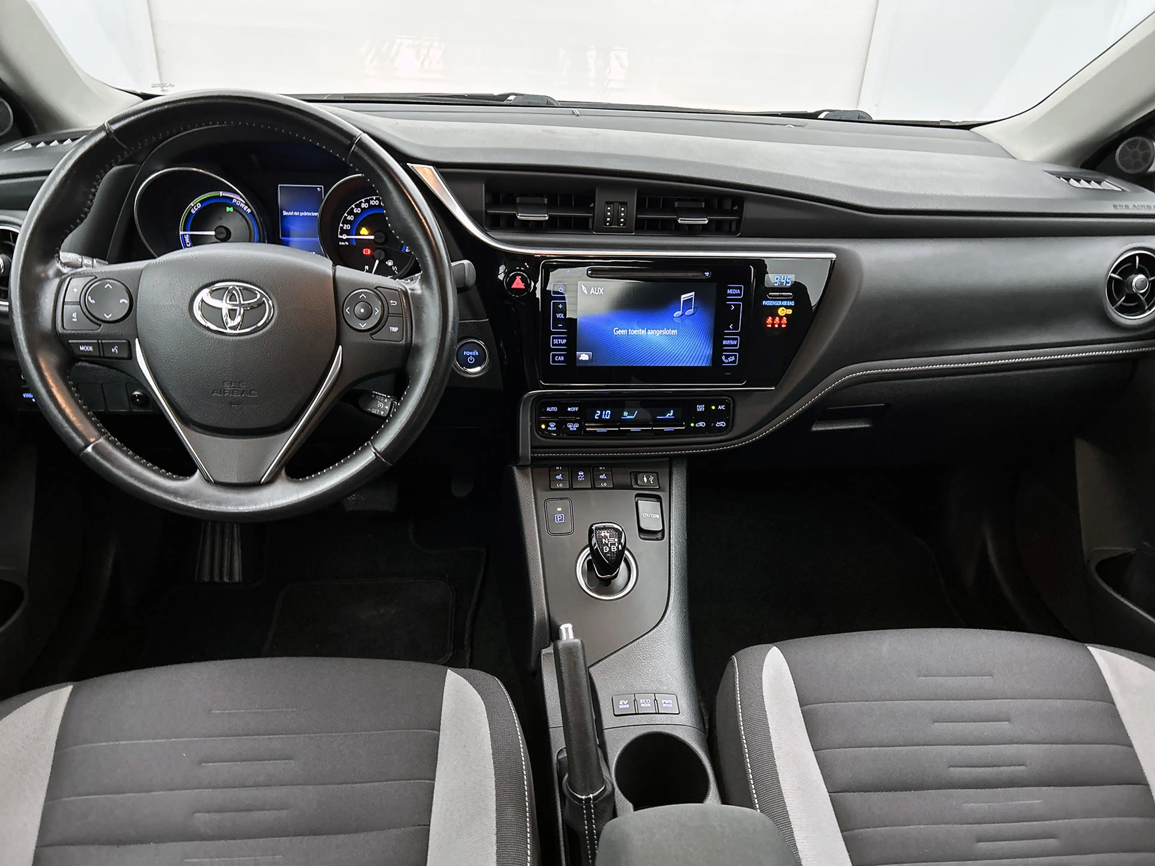 Toyota Auris 1.8 Hybrid Dynamic | Dealer onderhouden | Trekhaak — photo 4
