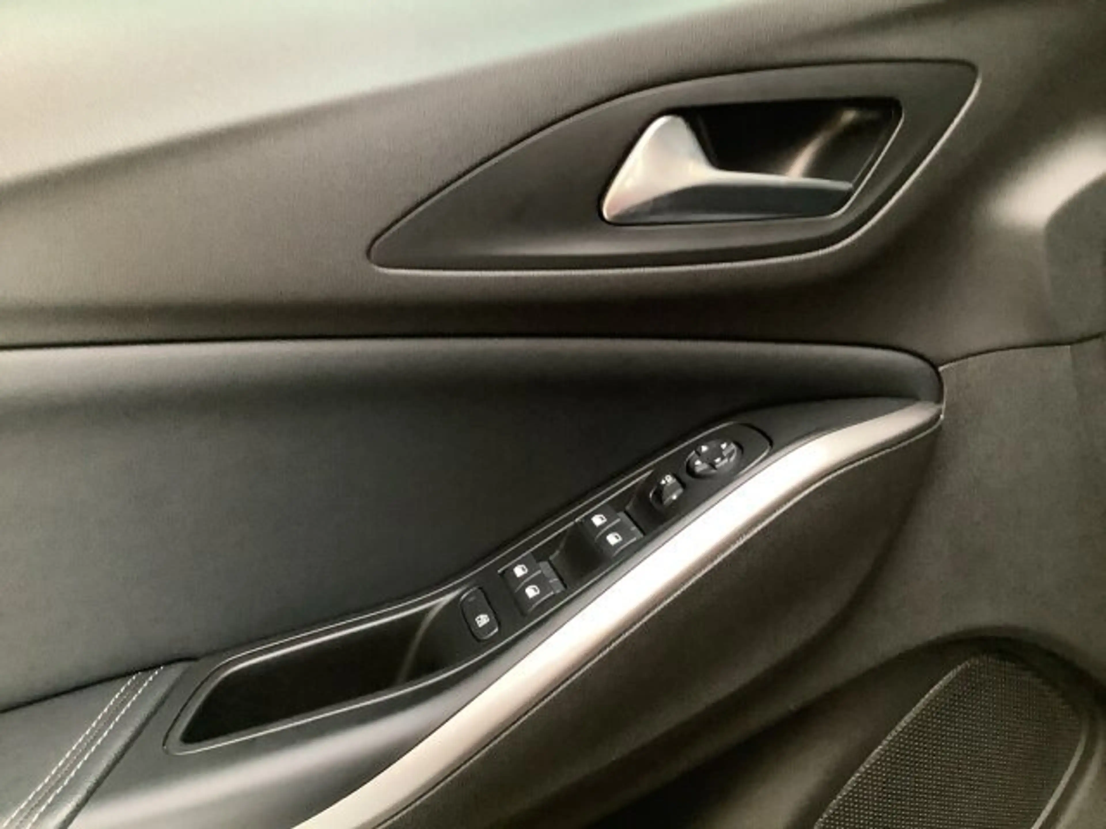 Opel Grandland 1.5 D Elegance Automatik Alcantara Sitzheizung — photo 6