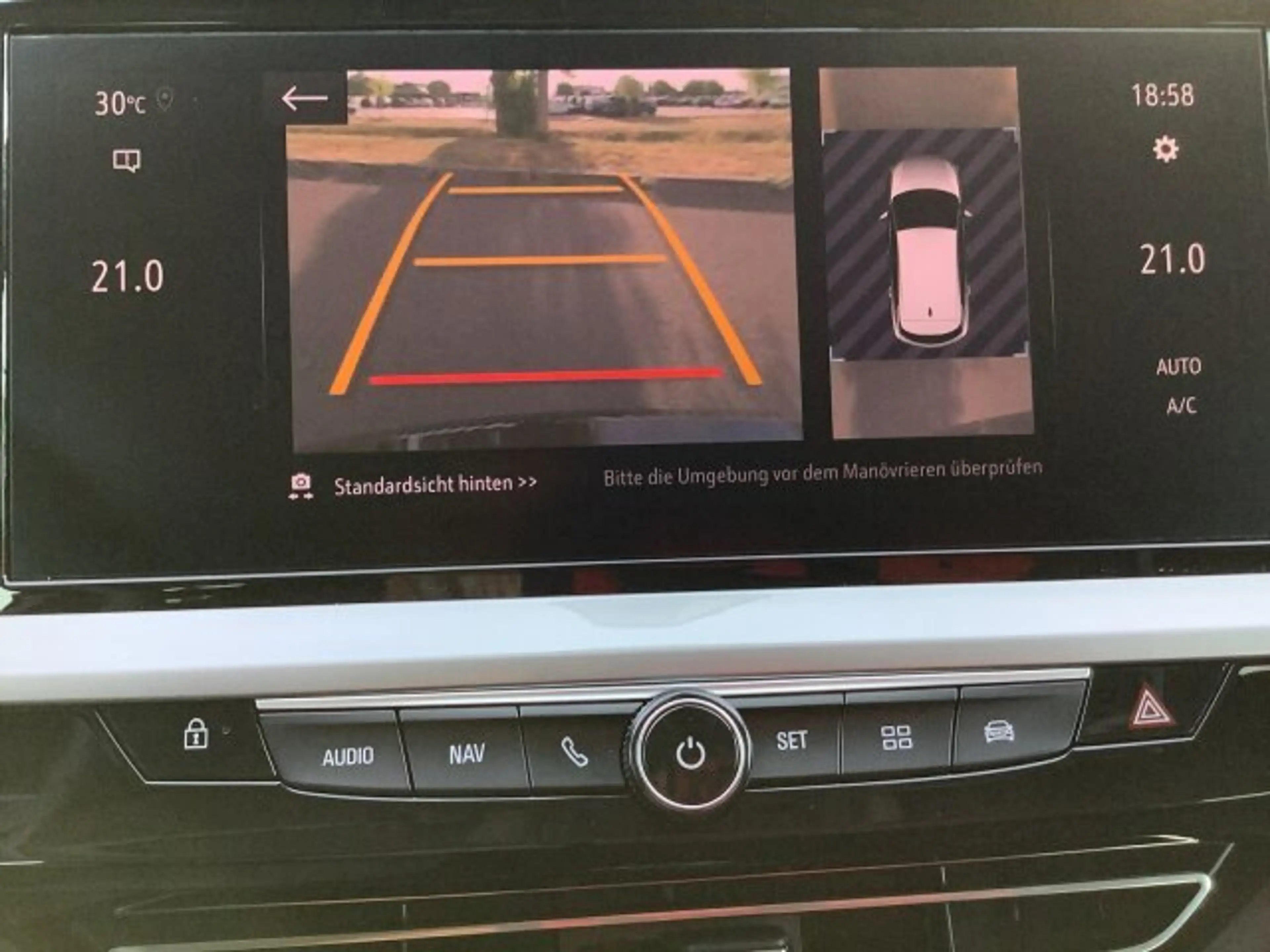 Opel Grandland 1.5 D Elegance Automatik Alcantara Sitzheizung — photo 9