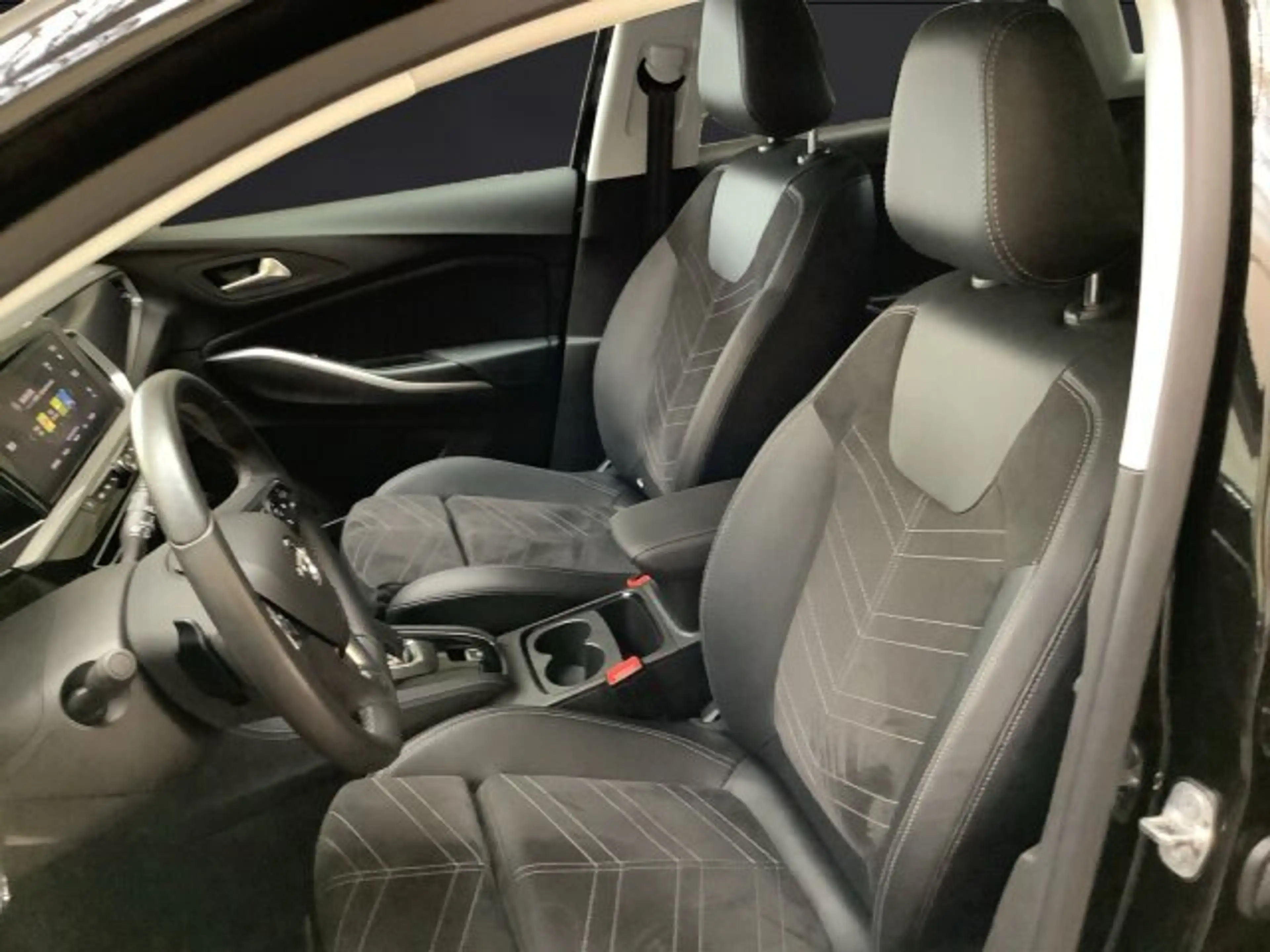 Opel Grandland 1.5 D Elegance Automatik Alcantara Sitzheizung — photo 7