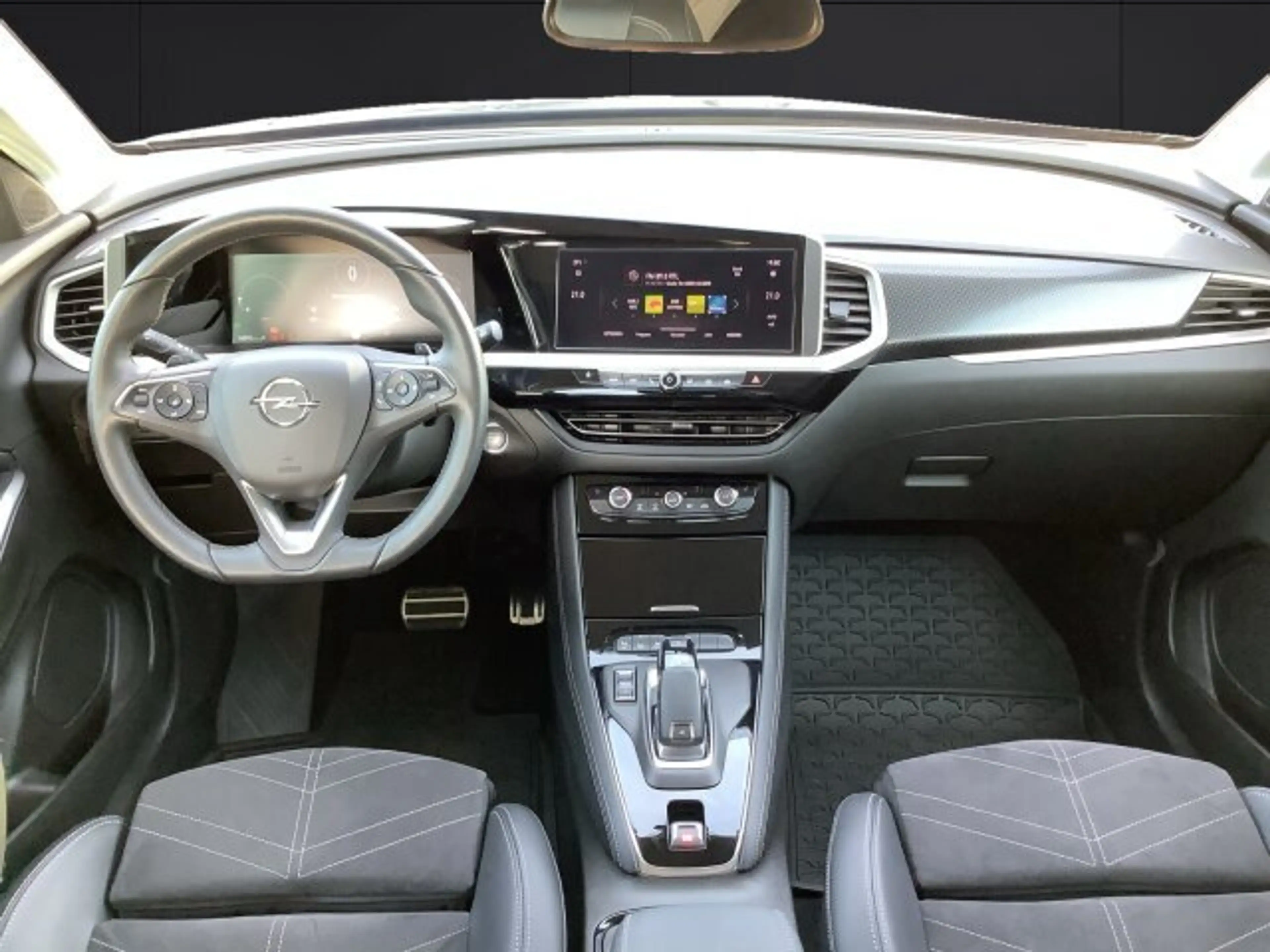 Opel Grandland 1.5 D Elegance Automatik Alcantara Sitzheizung — photo 10