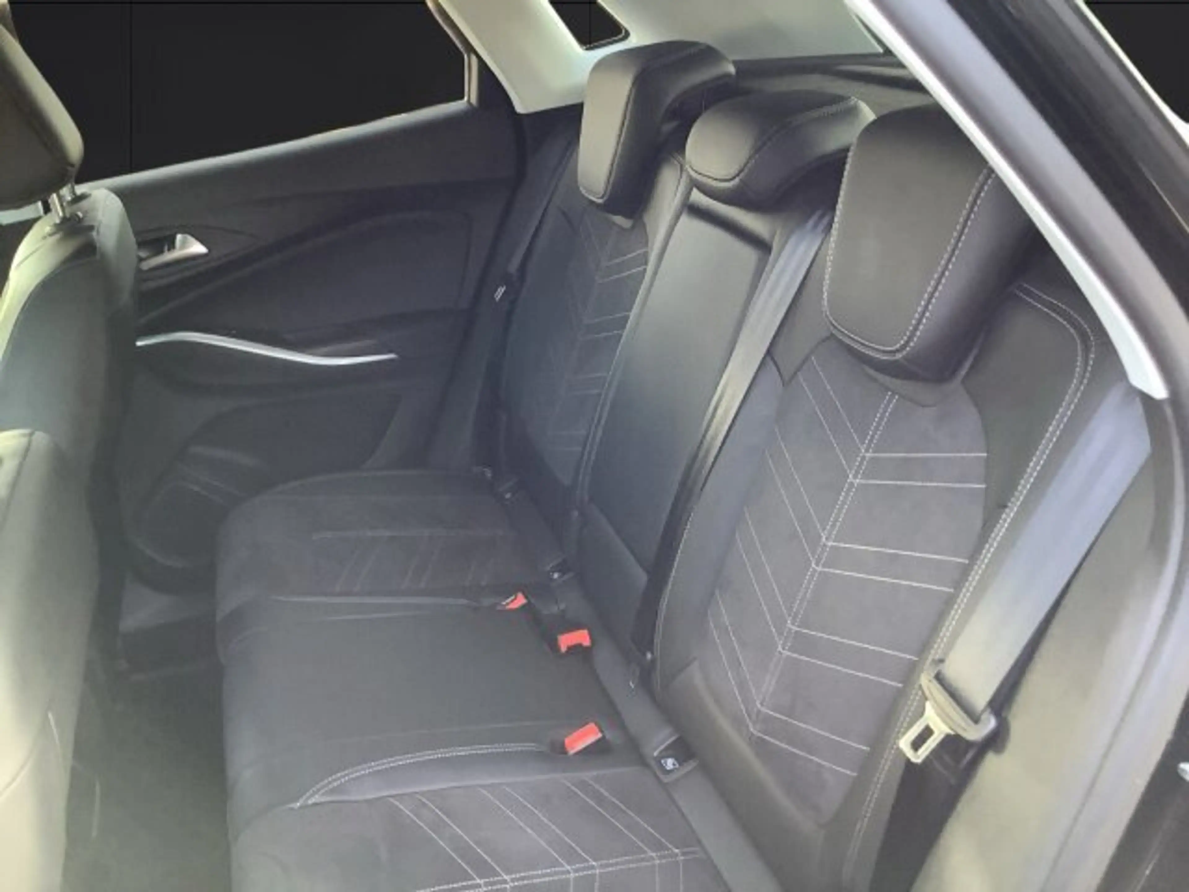Opel Grandland 1.5 D Elegance Automatik Alcantara Sitzheizung — photo 11