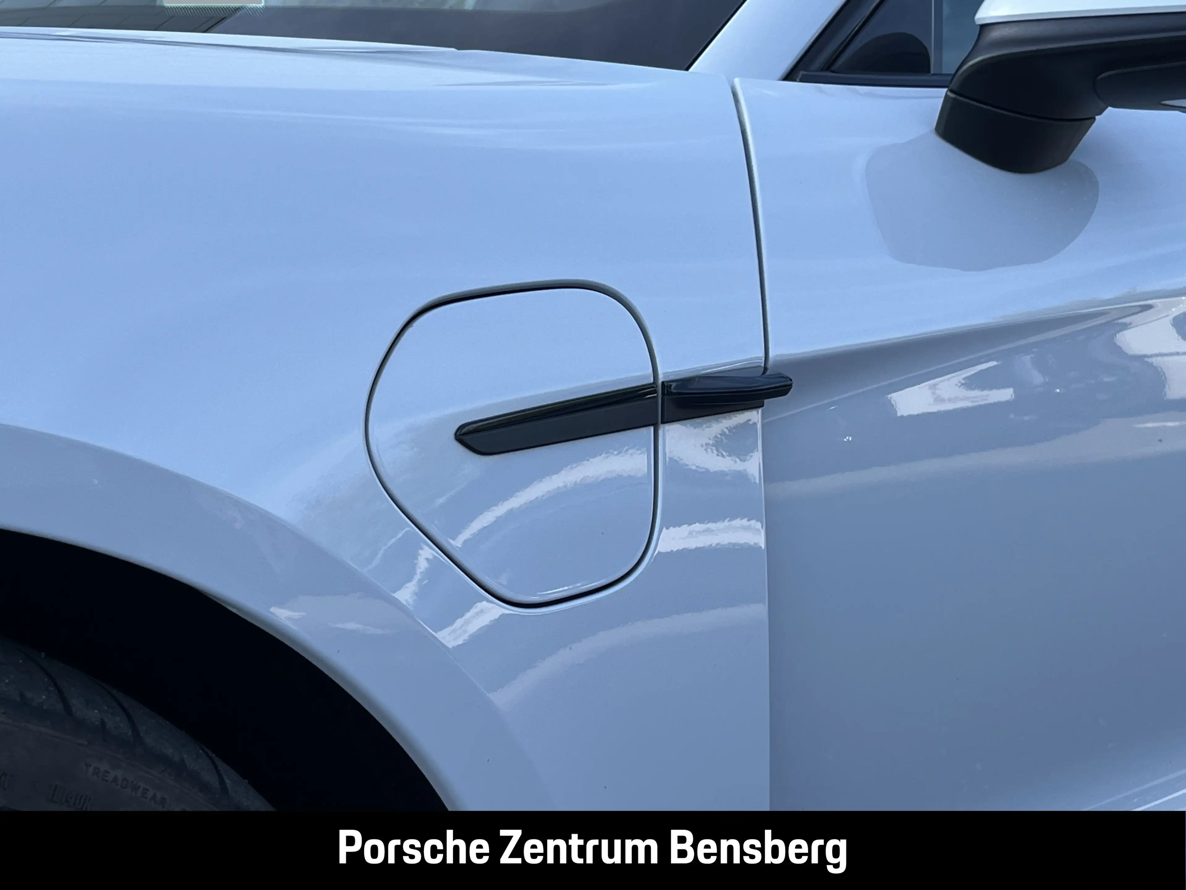 Porsche Taycan 4S Sport Turismo — photo 12