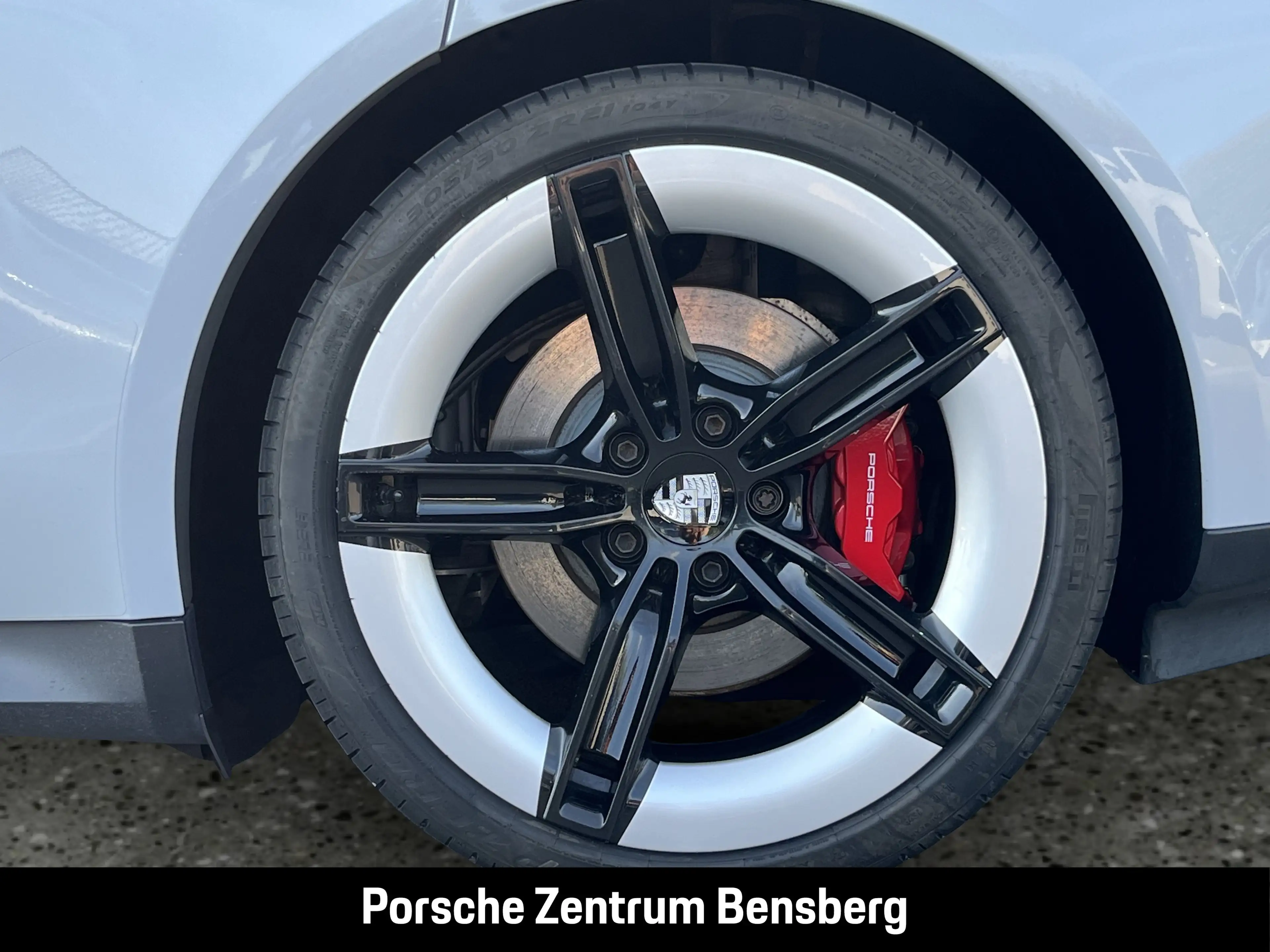 Porsche Taycan 4S Sport Turismo — photo 15