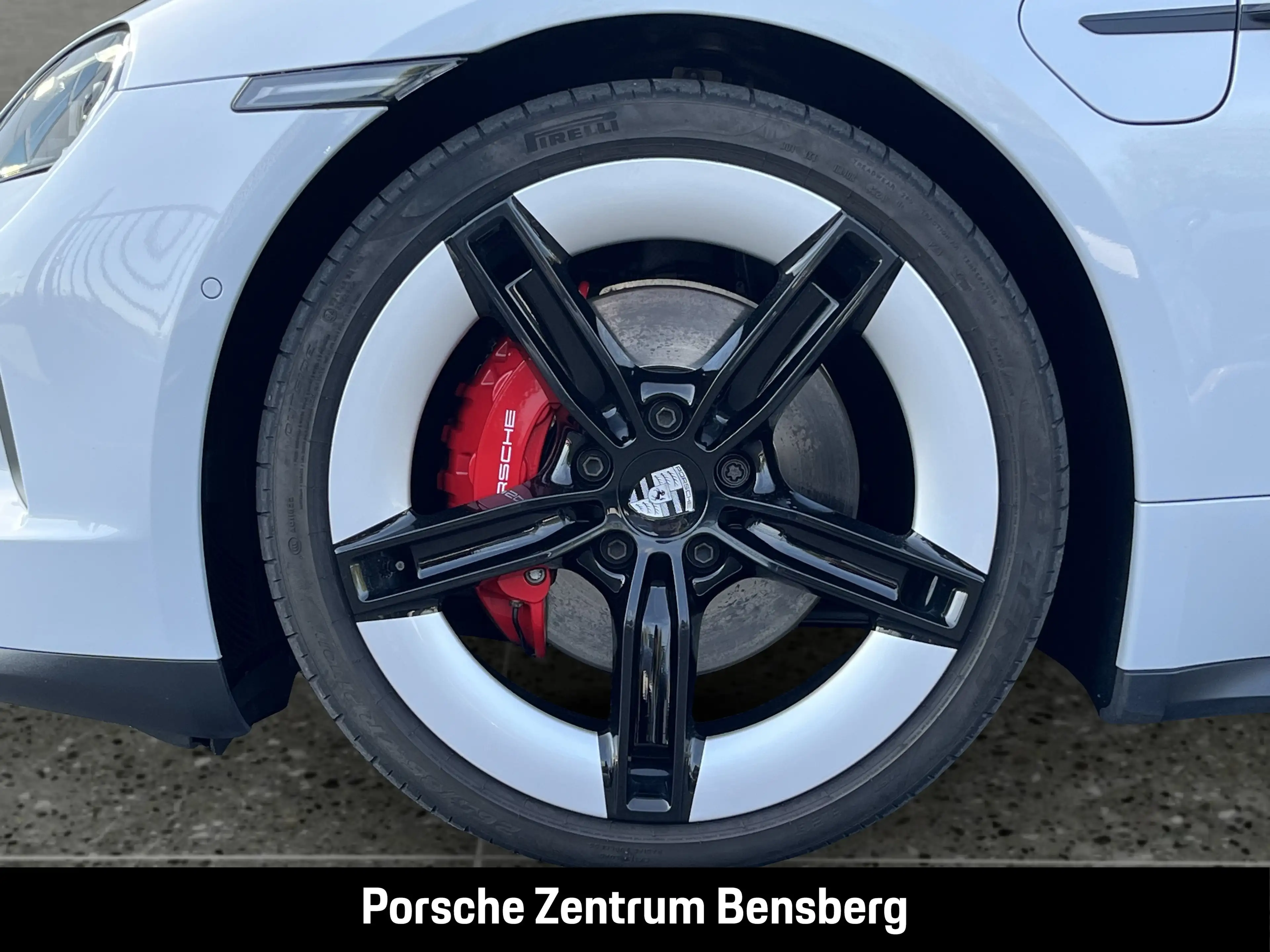 Porsche Taycan 4S Sport Turismo — photo 14