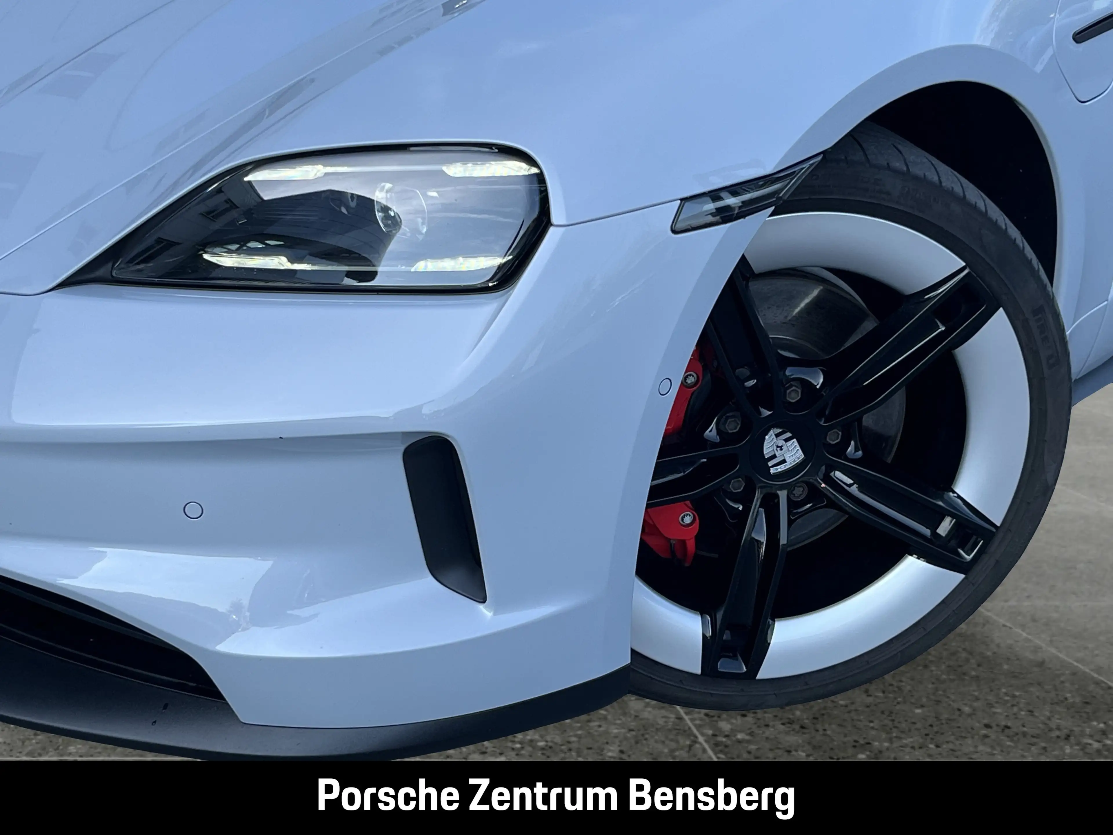 Porsche Taycan 4S Sport Turismo — photo 9