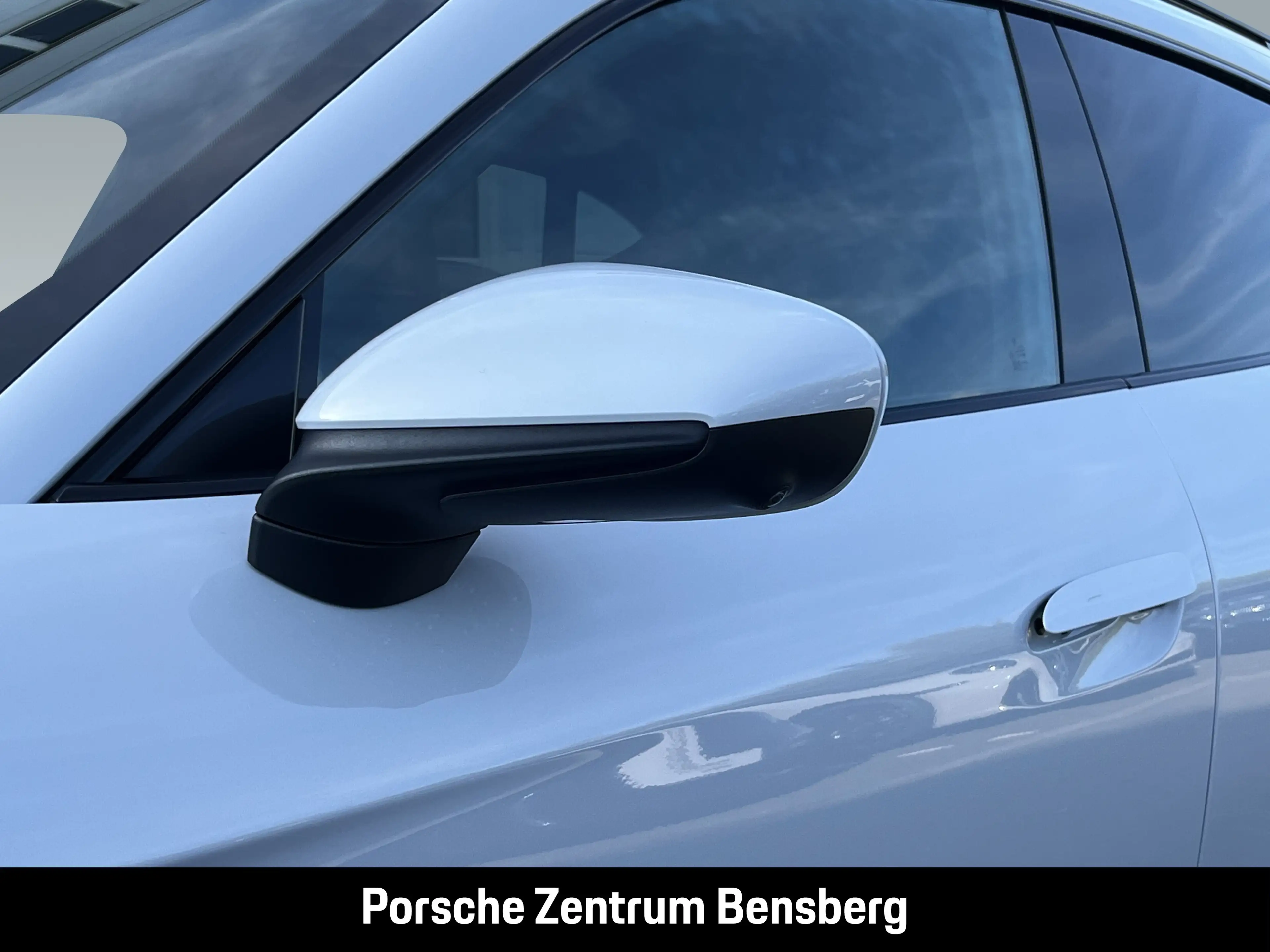 Porsche Taycan 4S Sport Turismo — photo 11